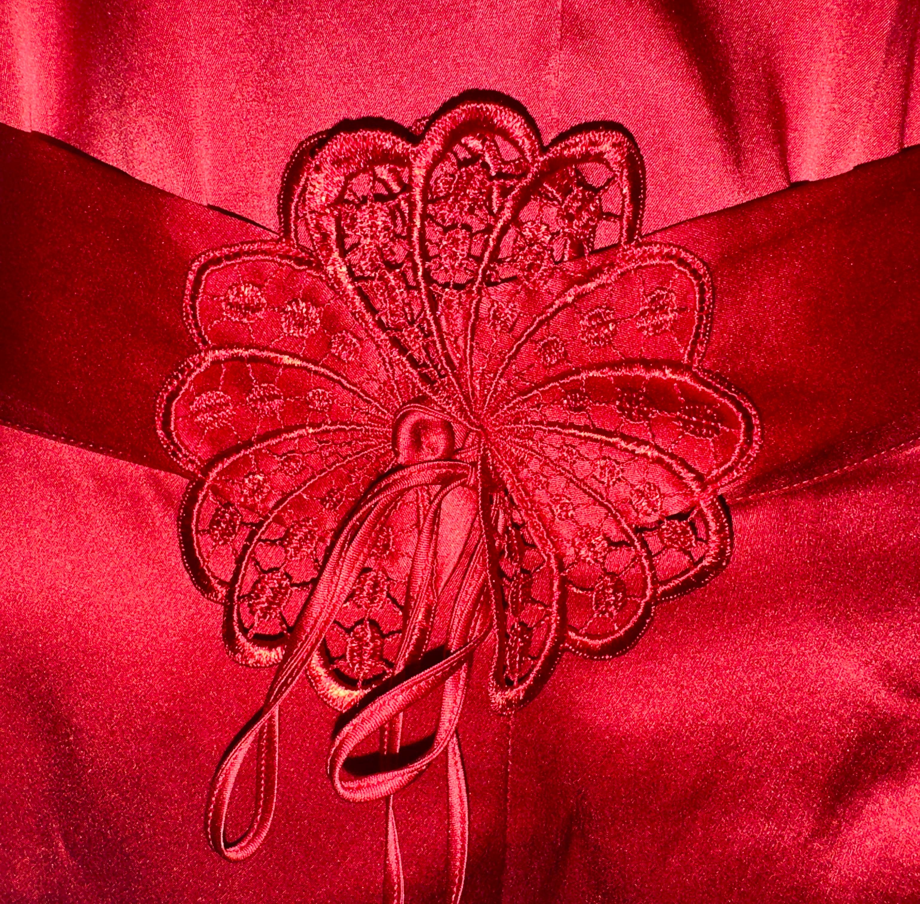 UNWORN LA PERLA Red Silk Blouse Shorts Chinoiserie Ensemble with Belt S en vente 3