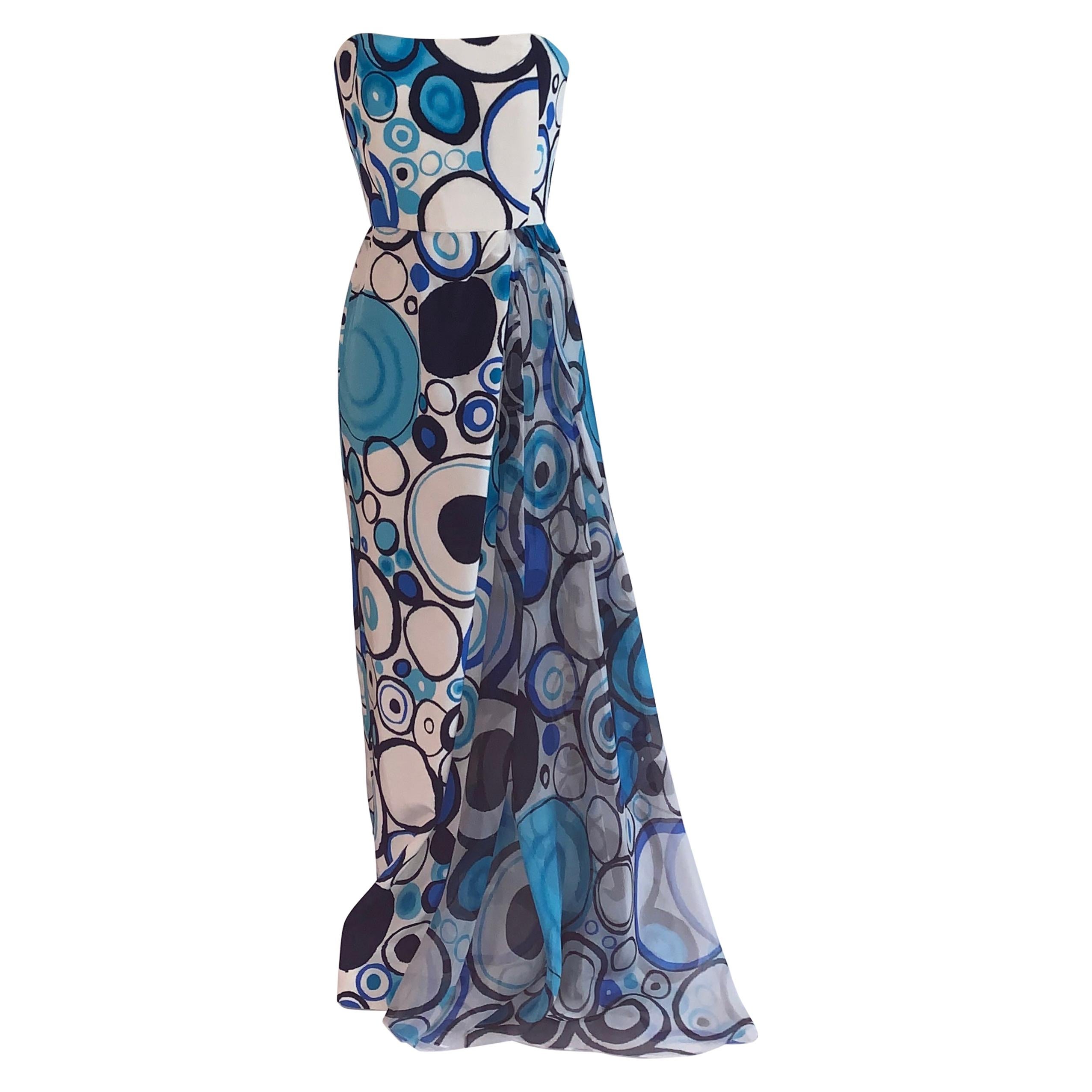 Ungetragenes Lily Samii Maxikleid aus blauer und weißer Seide mit abstraktem Kreismuster im Angebot