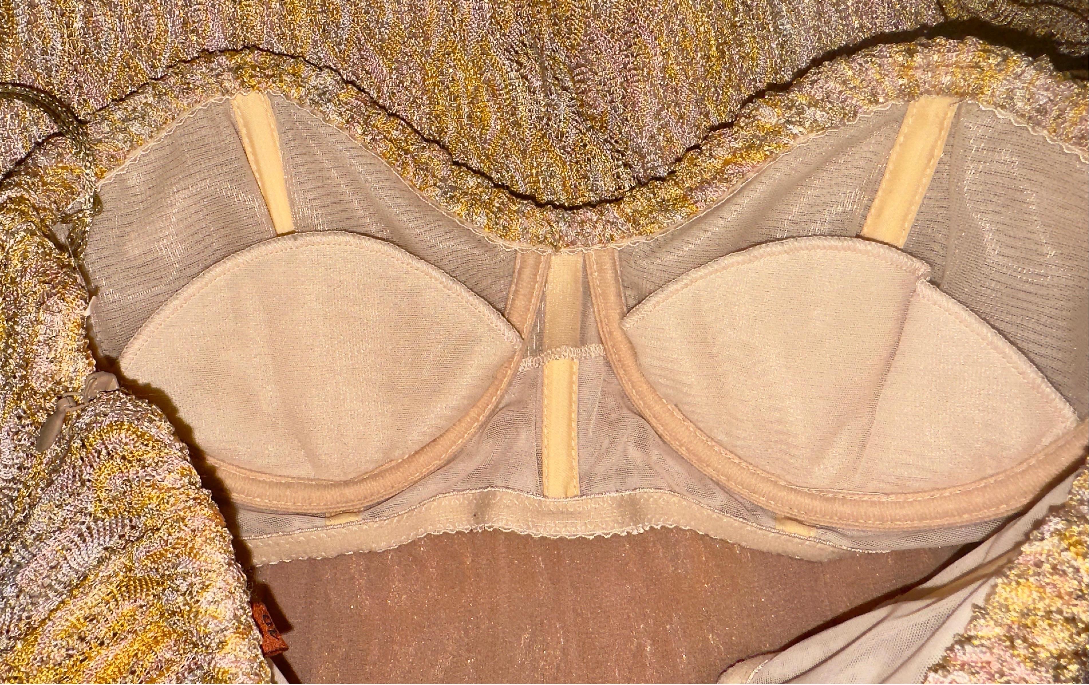 Missoni Robe longue de soirée Empire en maille crochetée avec corset en lurex doré, non portée, 40 en vente 2