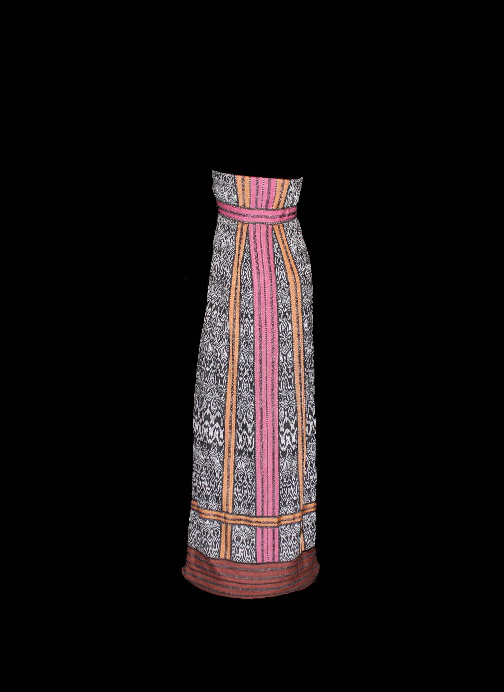MISSONI - Robe longue en maille crochet monochrome avec bordure en blocs de couleur 42 Bon état - En vente à Switzerland, CH