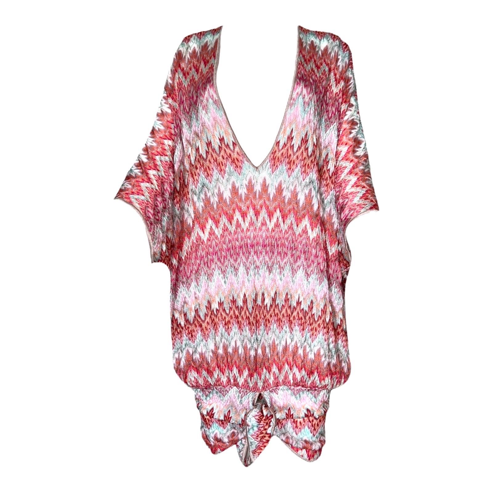 UNWORN Missoni Pink Crochet Knit V-Neck Kaftan Tunic Dress 38 In Good Condition For Sale In Switzerland, CH
