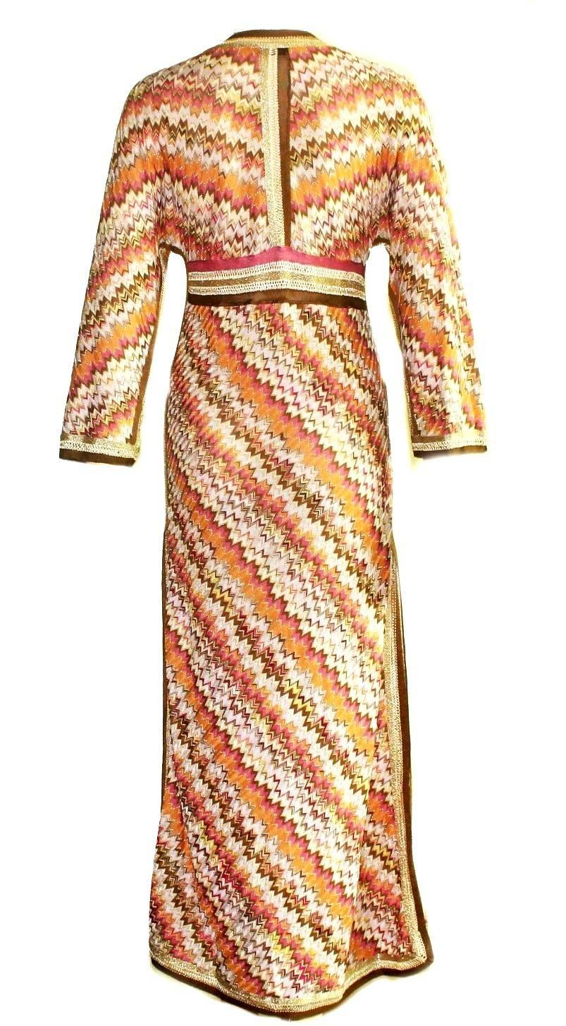 Women's UNWORN Missoni Signature Chevron Zigzag Metallic Gold Kaftan Maxi Dress Gown 40 For Sale