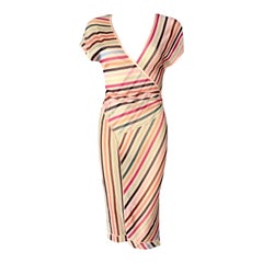 Vestido midi asimétrico a rayas Missoni SIN VENDER, como se vio en Kate 38