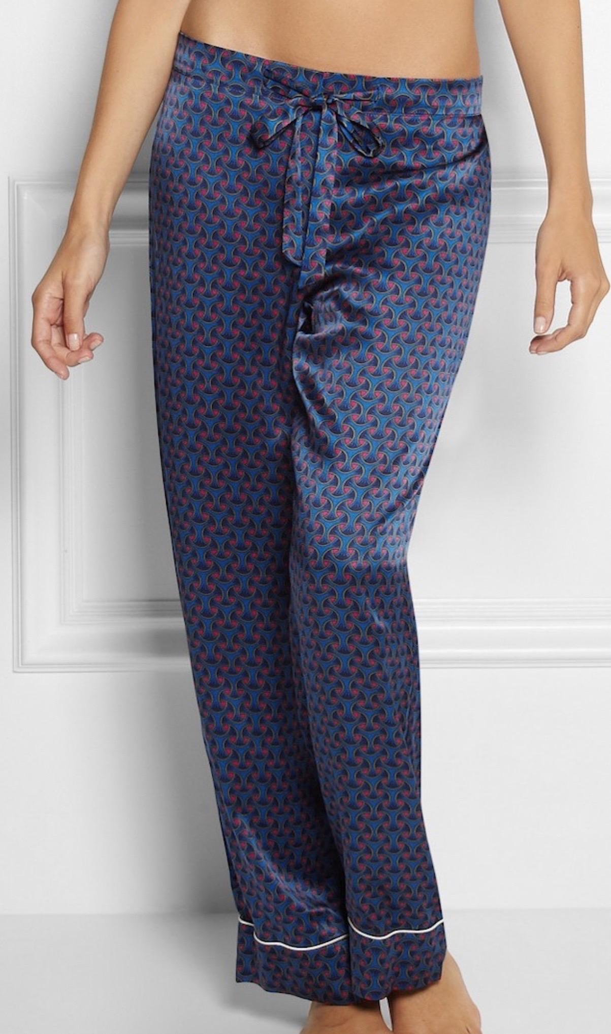 Non indossato Olivia Von Halle, vestito da casa in seta stampata per dormire, 4/ L. In condizioni ottime in vendita a Switzerland, CH