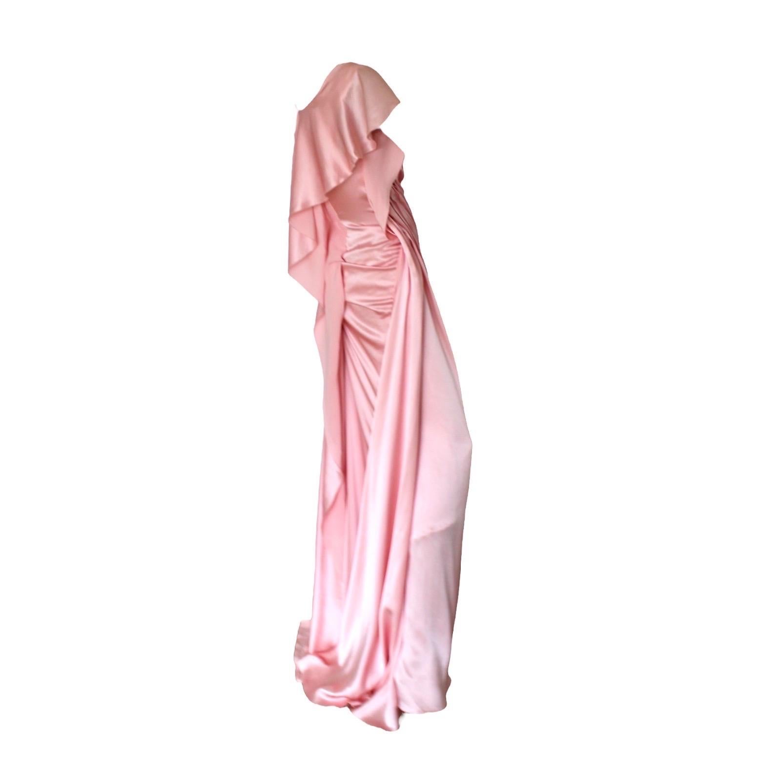 UNWORN Rosa Versace Asymmetrische Drapierte Göttin Verlobungs-Abendkleid 38 im Zustand „Gut“ im Angebot in Switzerland, CH