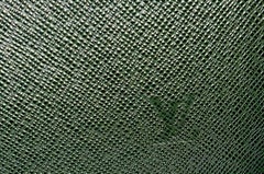 UNWORN Rare LOUIS VUITTON Épicéa Green Cuir Taïga XL Size Briefcase Case & Keys