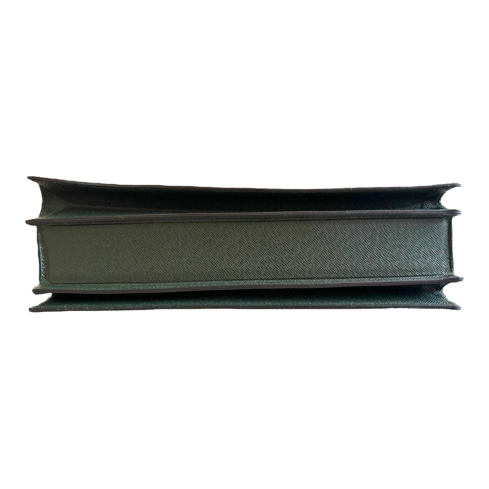 UNGEWORN Rare LOUIS VUITTON Épicéa Grün Cuir Taïga XL Größe Aktentasche Fall & Schlüssel 1