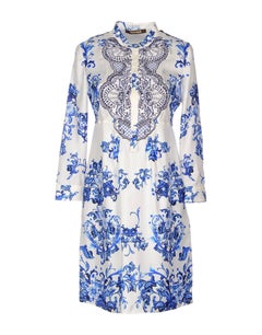 UNWORN Roberto Cavalli White & Blue Porcelain Print Embroidered Silk Dress 40 (Robe en soie brodée à imprimé porcelaine)