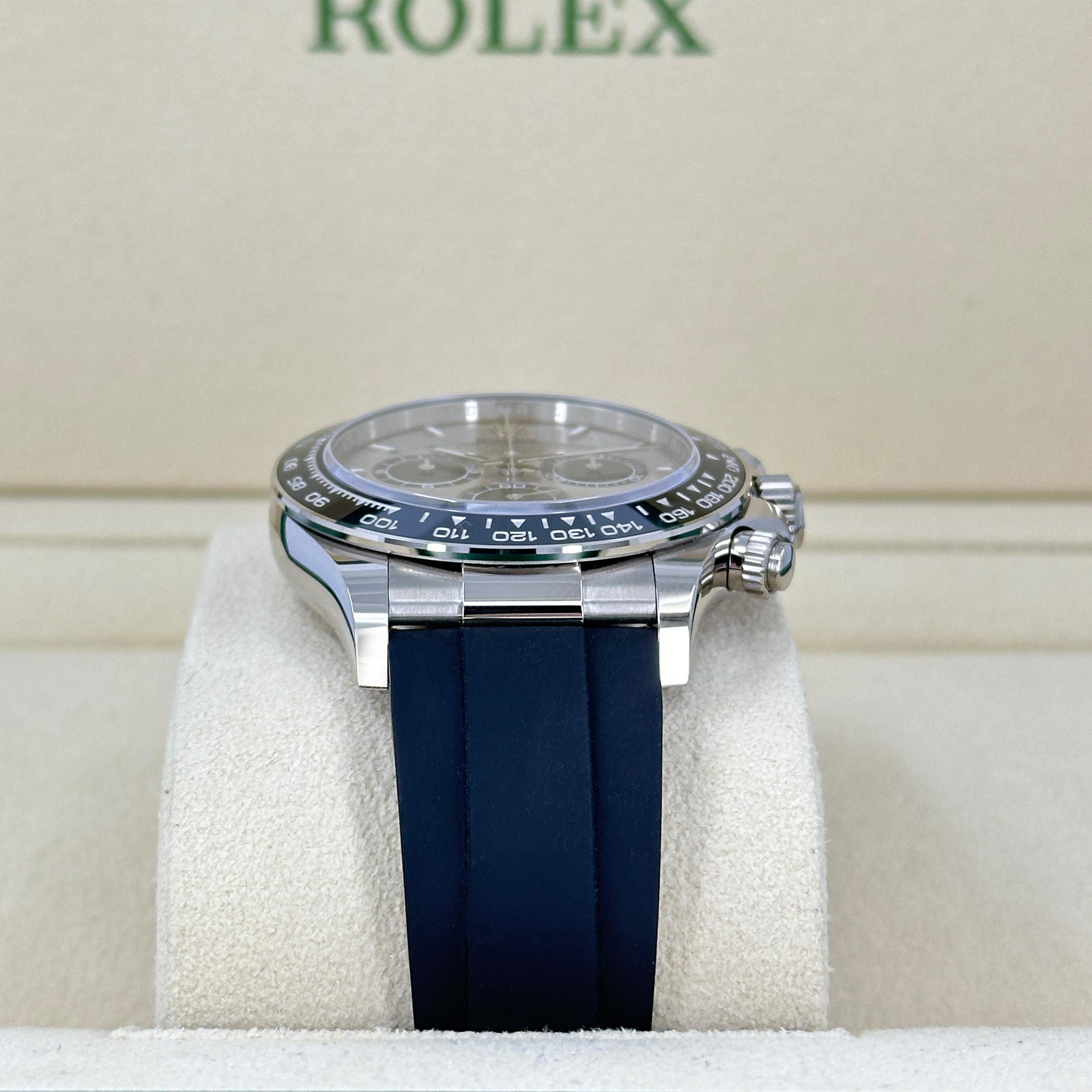 Femenino o masculino Rolex Cosmograph Daytona 40 sin usar Referencia# 126519ln, Juego completo, 2025 en venta