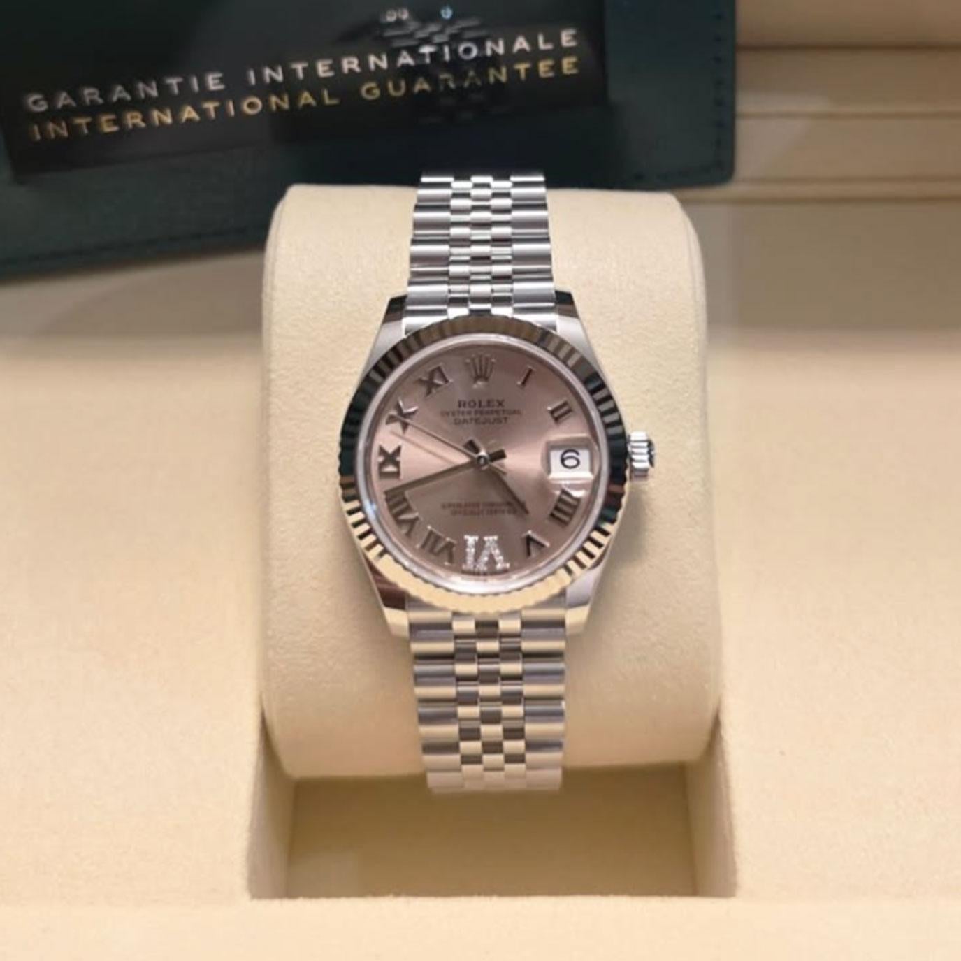 Die Rolex Datejust 31 278274-0024 ist eine perfekte Verschmelzung von klassischer Eleganz und moderner Präzision. Sie wurde für alle entworfen, die raffinierten Luxus in einer vielseitigen Größe schätzen. Dieses Modell verfügt über ein