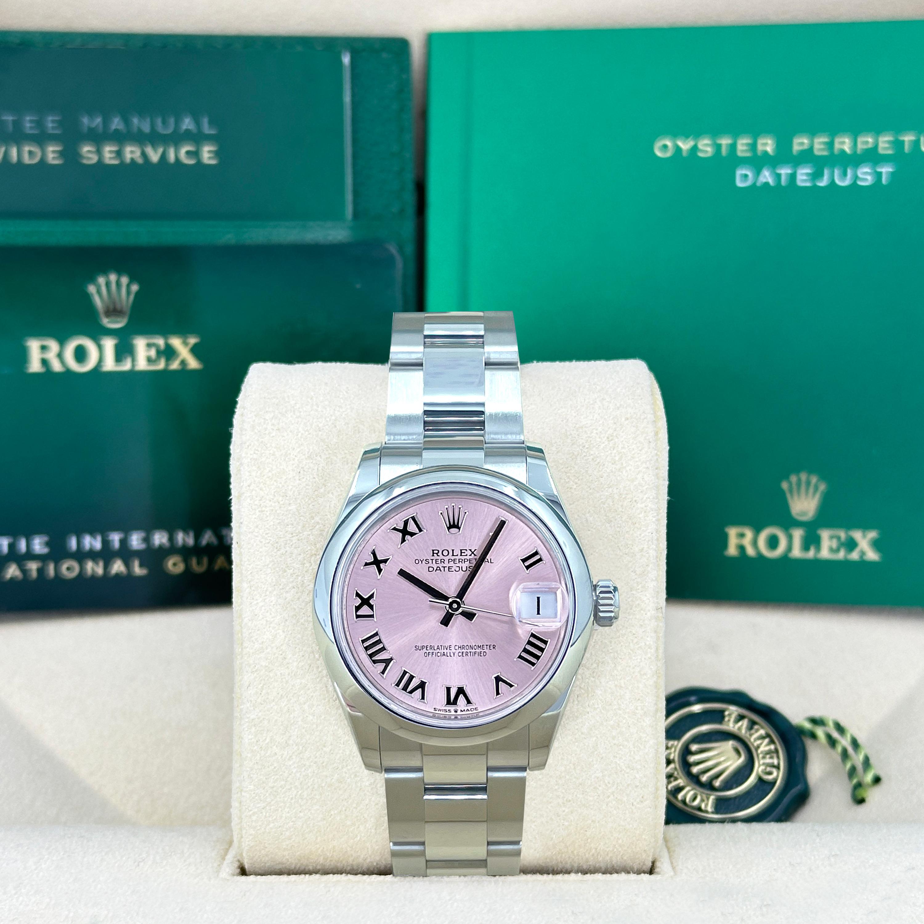 Inusable et intemporelle, la Rolex Datejust 31, réf. 278240-0013, illustre le prestige durable de la collection emblématique Datejust de Rolex. Présentée dans un boîtier Oystersteel poli de 31 mm, la montre est dotée d'une lunette bombée lisse et