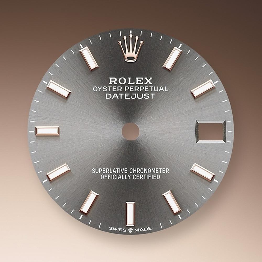 El Rolex Datejust 31 Ref. 278271-0018 es un ejemplo de elegancia atemporal y refinamiento contemporáneo, fabricado en Everose Rolesor, la combinación de acero Oystersteel y oro Everose de 18 quilates característica de Rolex. Esta obra maestra de 31