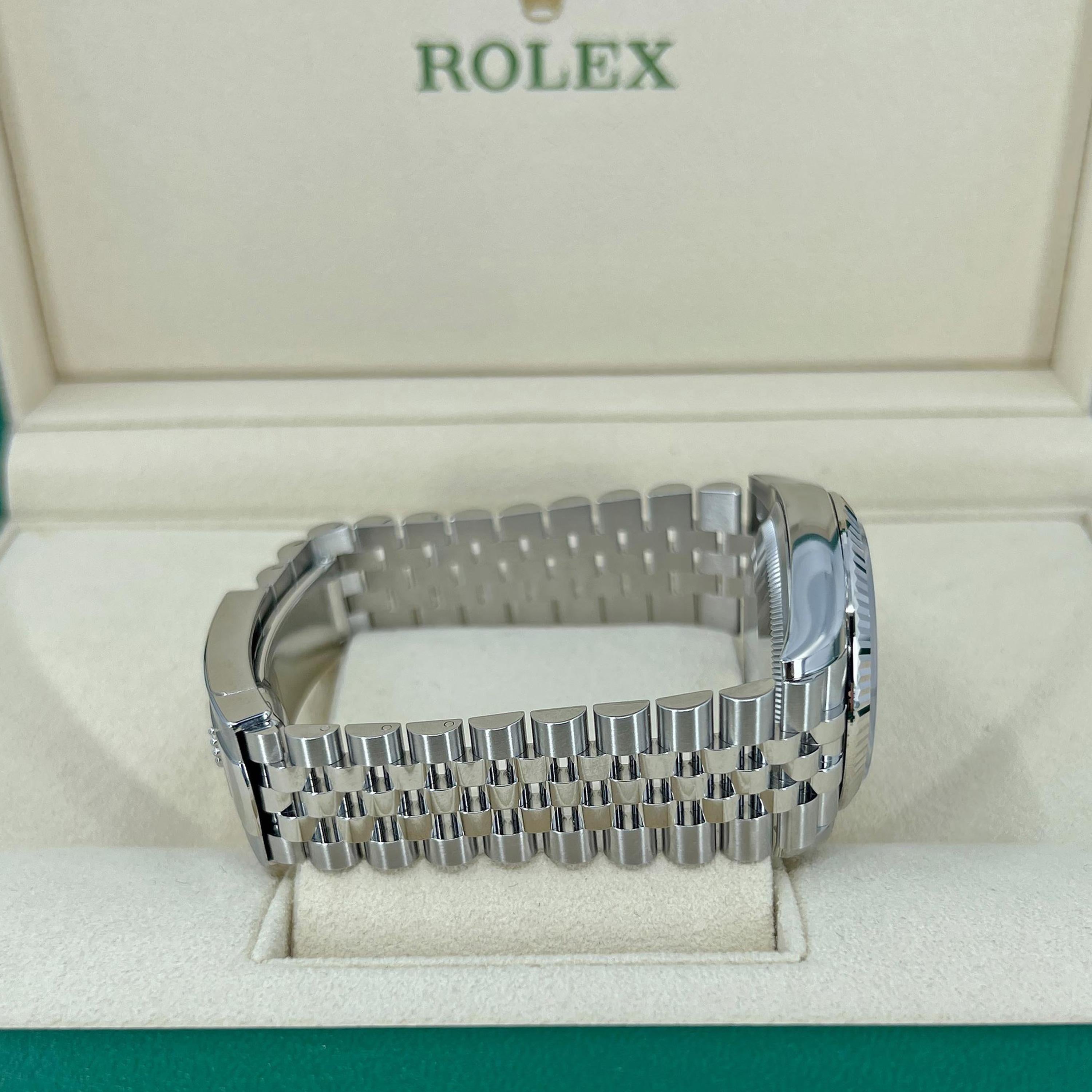 Ungetragene Rolex Datejust 36 Mint Green Jubile Reference# 126234, Komplettset, 2025 im Zustand „Neu“ im Angebot in New York, NY