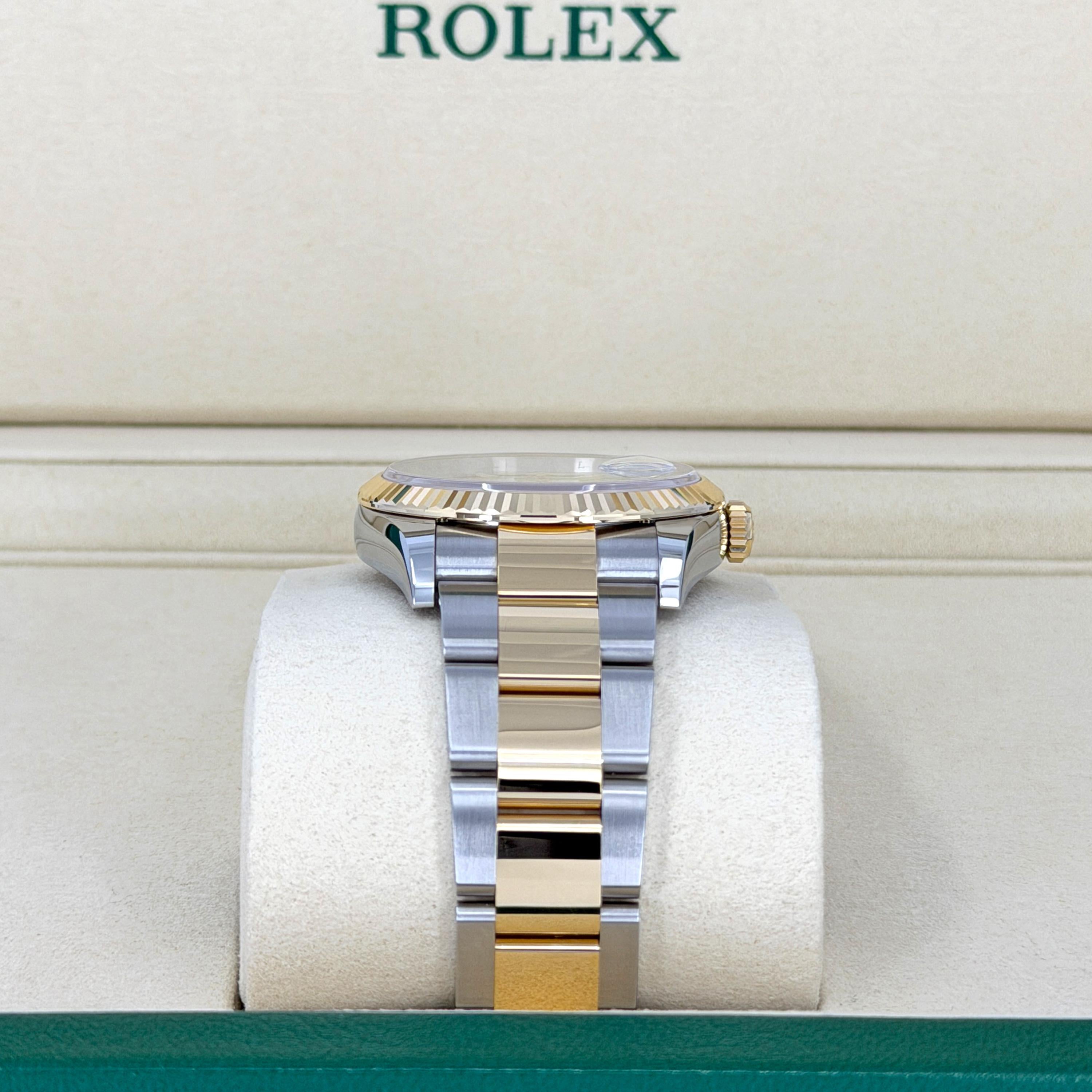Women's or Men's Unworn Rolex Datejust 36 White Oyster Reference# , Complete set, 2025 For Sale