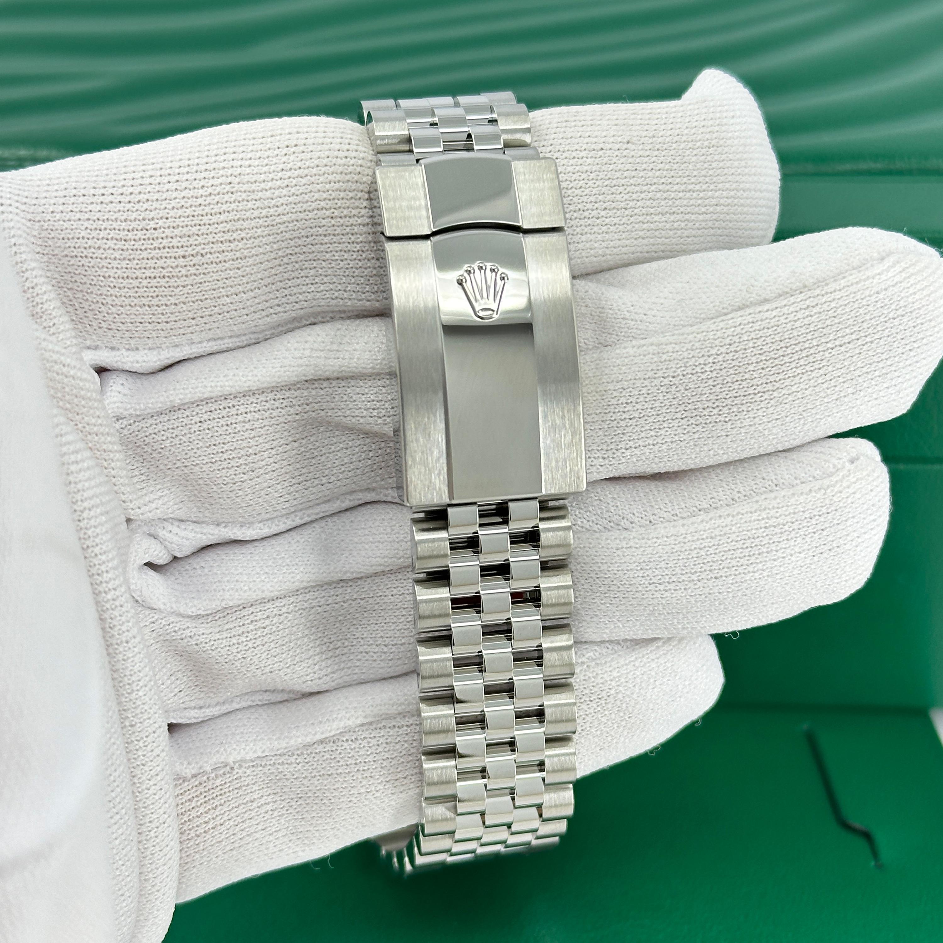 Ungetragene Rolex Datejust 41 Black Jubilee Reference# 126300, Komplettset, 2025 im Angebot 11