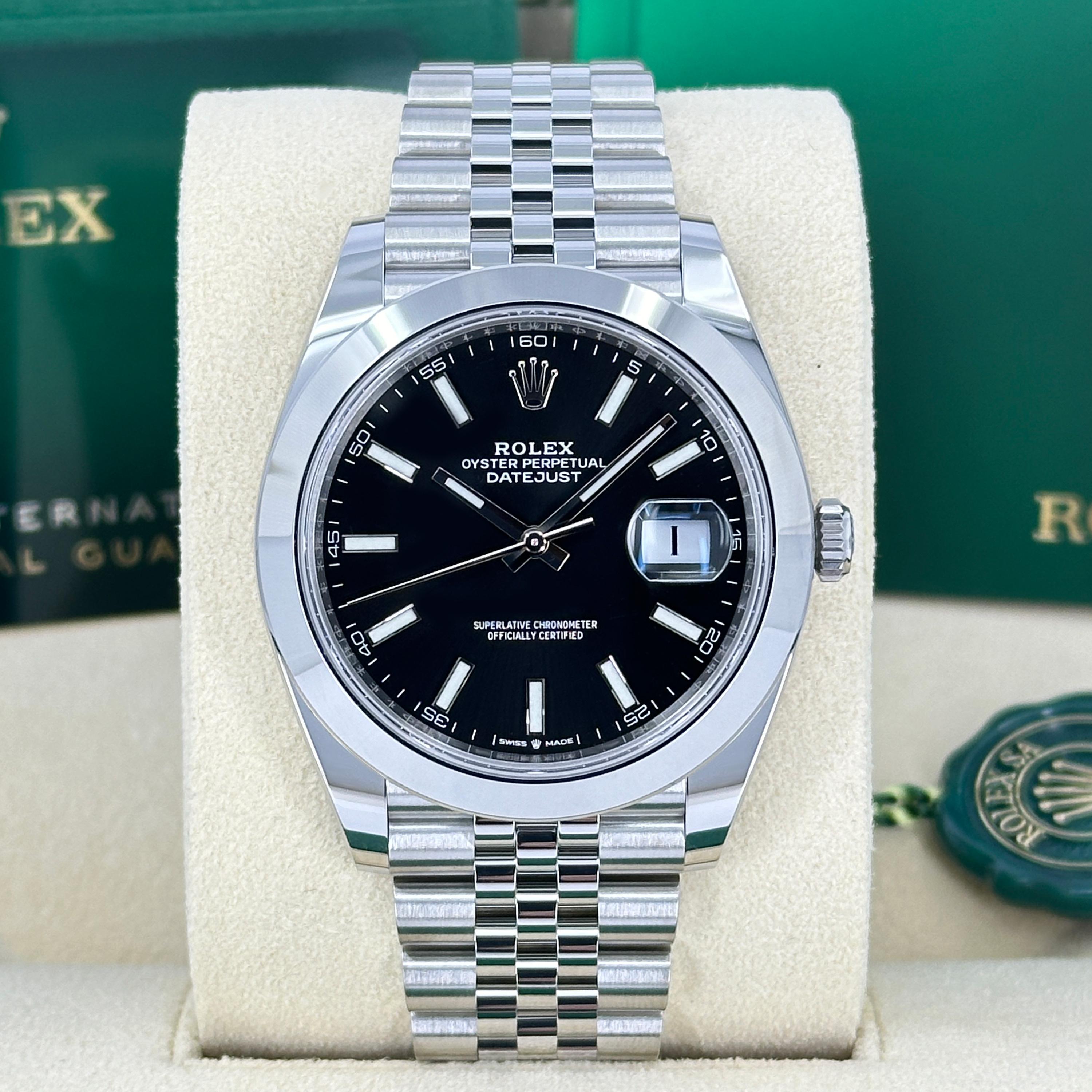 Die Rolex Datejust 41 Ref. 126300-0012 steht für zeitlose Raffinesse, Präzision und Vielseitigkeit. Dieser ungetragene und meisterhaft aus dem für Rolex typischen Oystersteel gefertigte Zeitmesser verbindet dauerhafte Haltbarkeit mit raffinierter