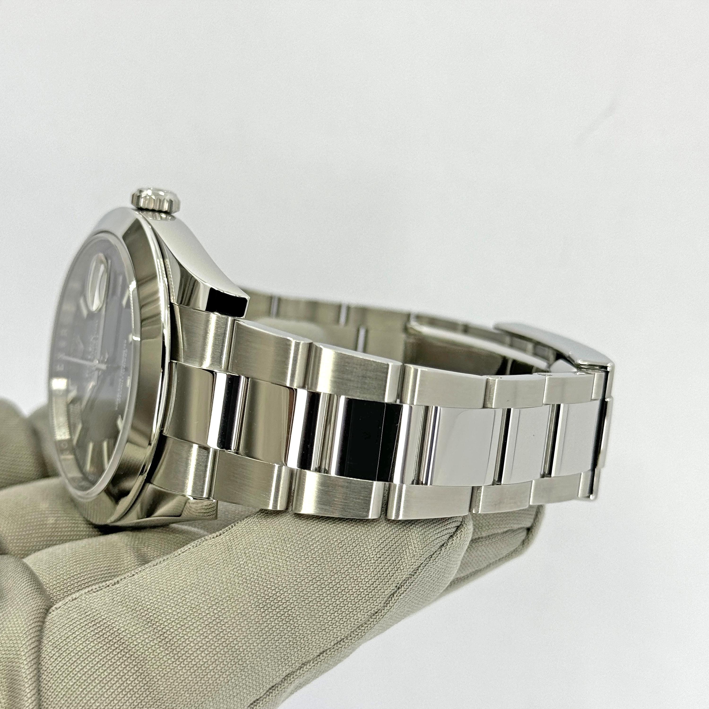 Ungetragene Rolex Datejust 41 Schwarz Oyster Reference# 126300, Komplettset, 2025 im Angebot 9