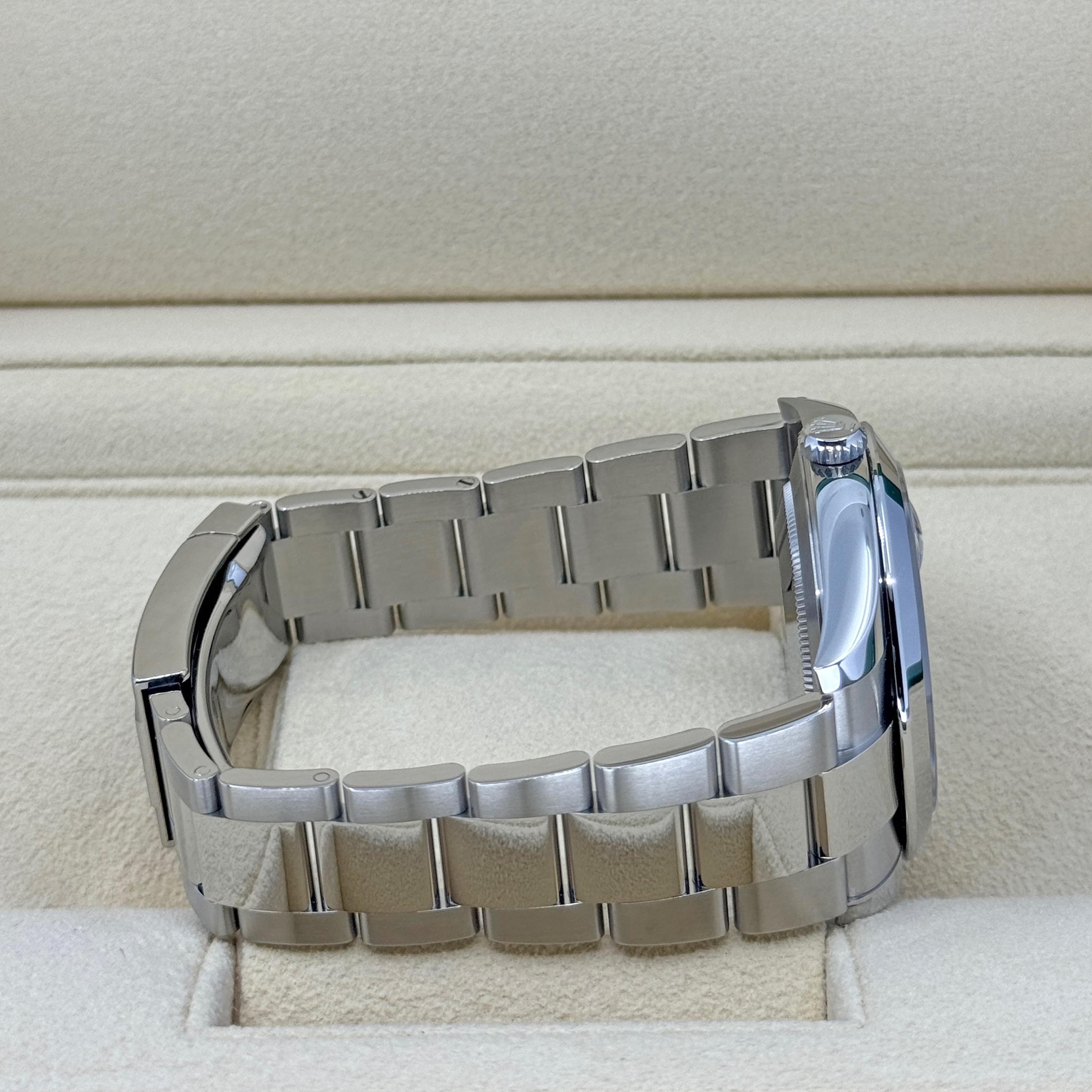 Ungetragene Rolex Datejust 41 Schwarz Oyster Reference# 126300, Komplettset, 2025 im Angebot 4