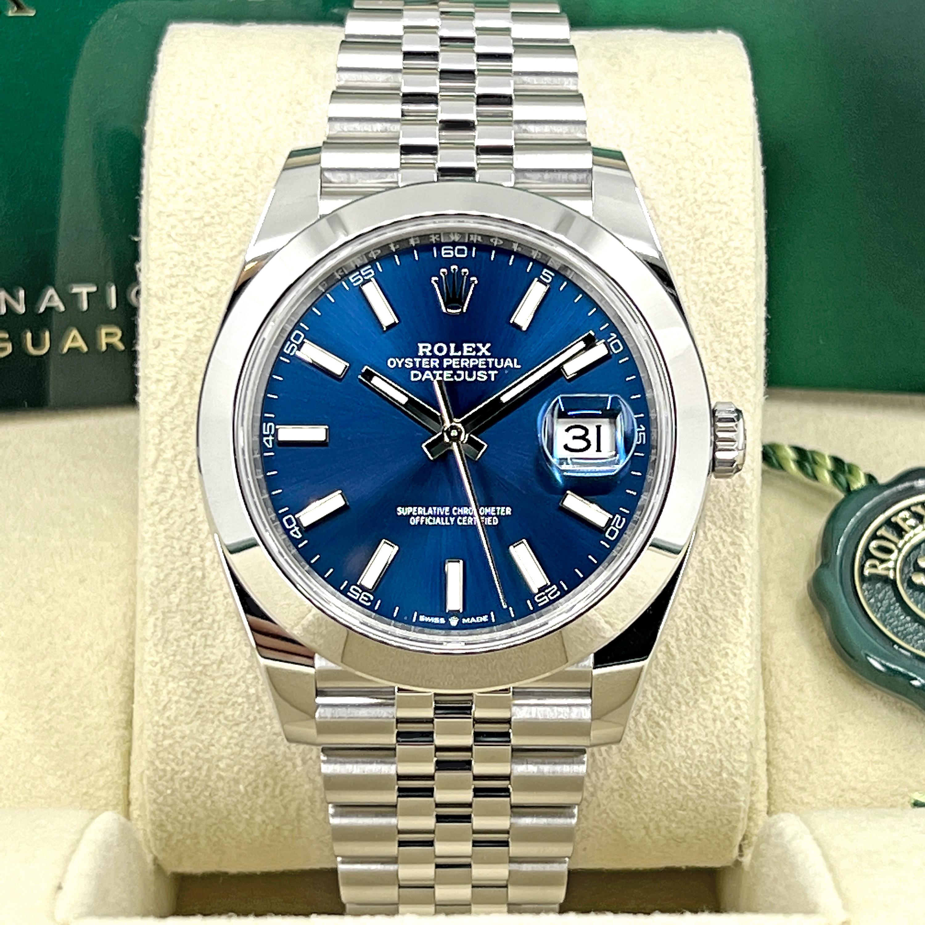 Il Rolex Datejust 41 Ref. 126300-0002 è un orologio distinto che fonde perfettamente il design classico con l'innovazione moderna. Introdotto nel 2017, questo modello è dotato di una cassa in Oystersteel da 41 mm, nota per la sua eccezionale