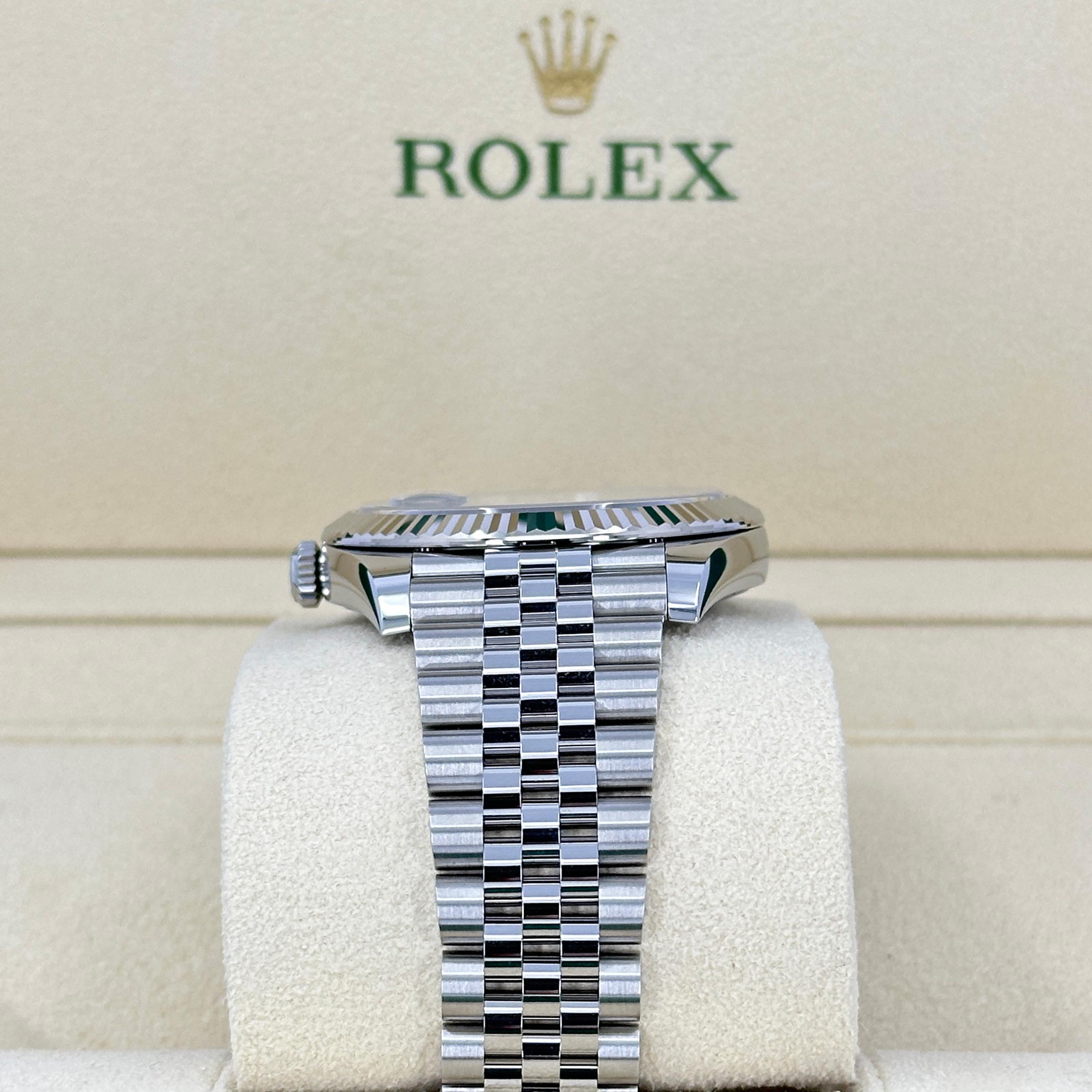 Ungetragene Rolex Datejust 41 Blue Jubilee Reference# 126334, Komplettset, 2025 im Angebot 3