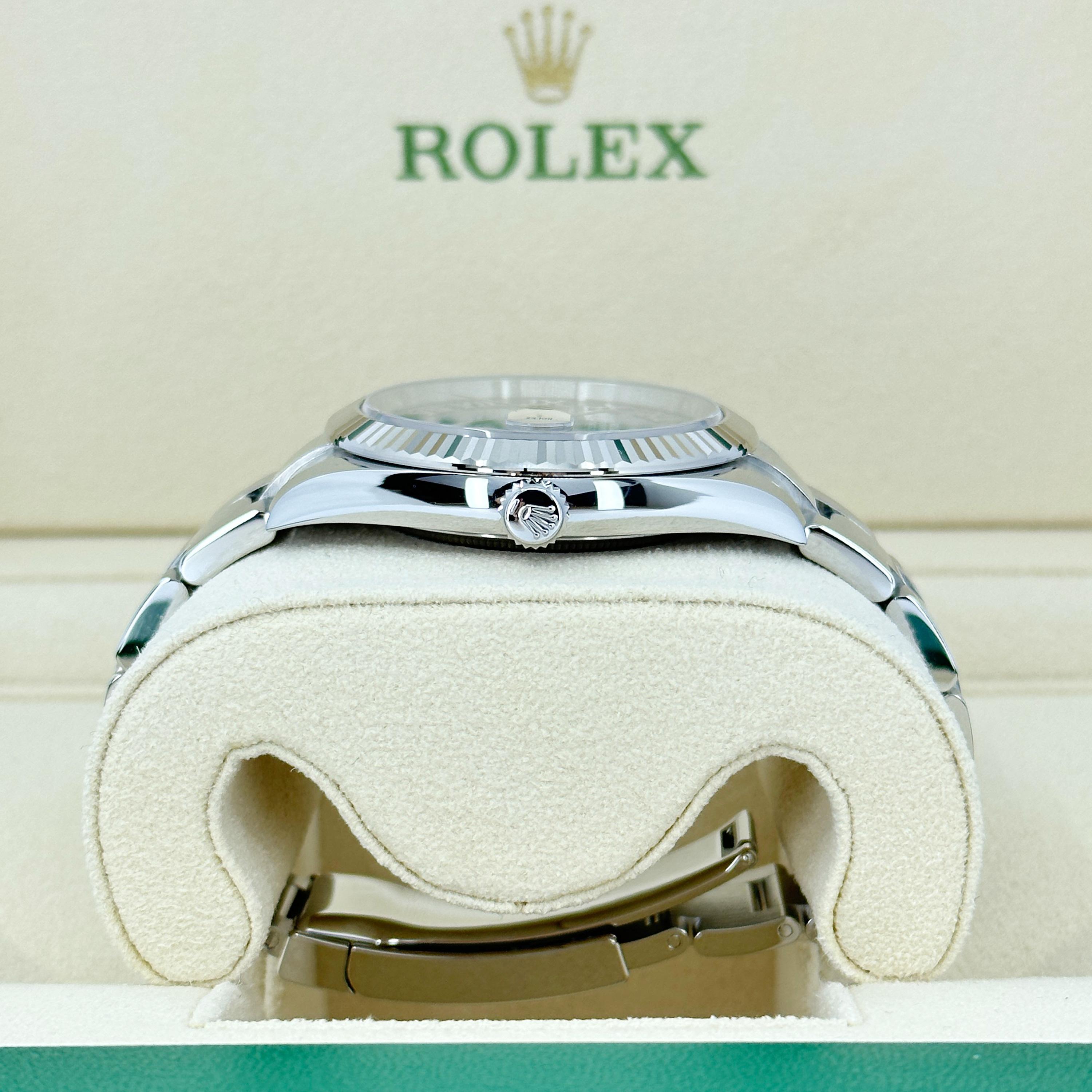 Rolex Datejust 41 Blue Oyster Riferimento n. 126334, Set completo, 2025 in vendita 2