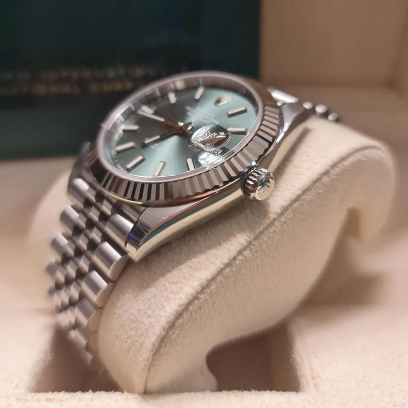 Rolex Datejust 41 Green Jubilee sin usar Referencia# 126334, Juego completo, 2025 en Nuevo estado para la venta en New York, NY