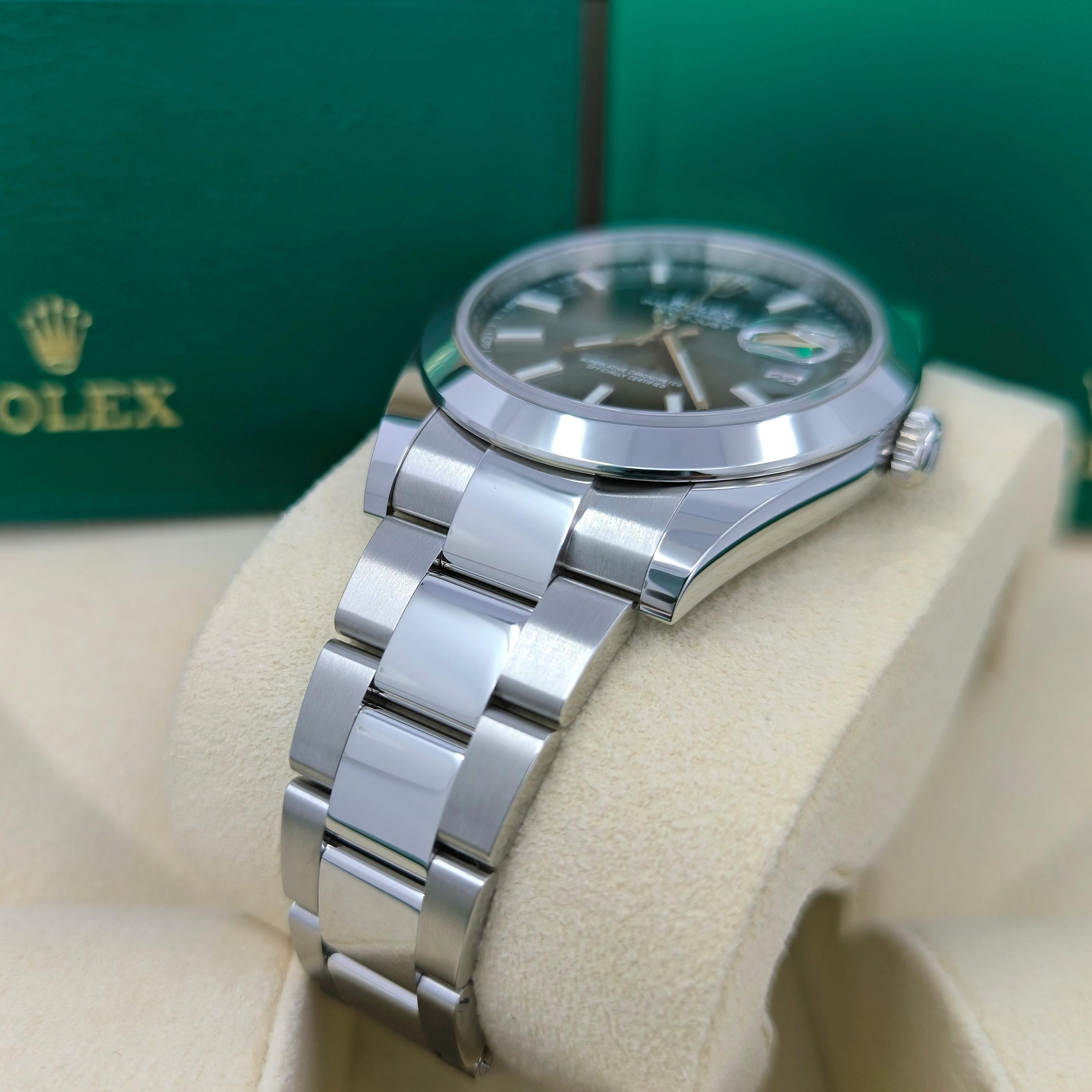 Rolex Datejust 41 Green Oyster Reference# 126300, Jeu complet, 2025 en vente 2