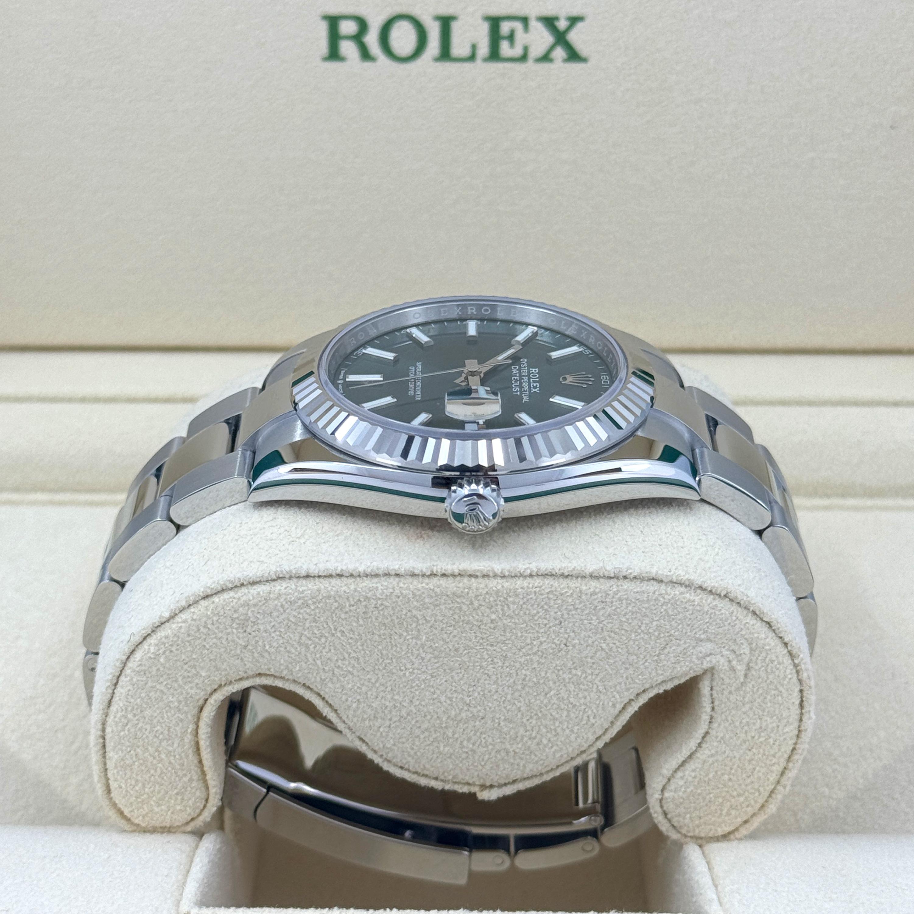 Ungetragene Rolex Datejust 41 Grün Oyster Reference# 126334, Komplettset, 2025 im Angebot 3