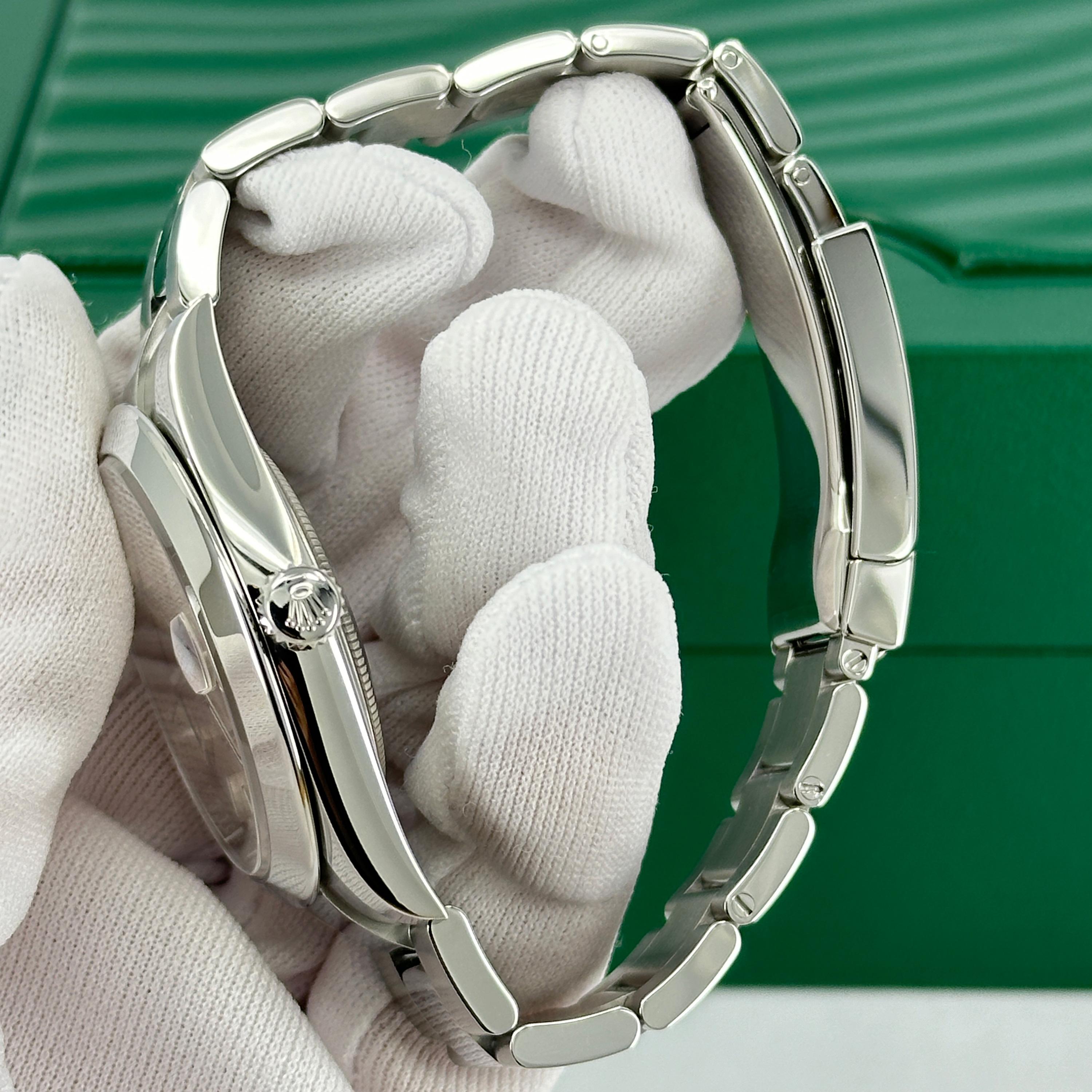 Rolex Datejust 41 Oyster de plata sin usar Referencia# 126300, Juego completo, 2025 en venta 10