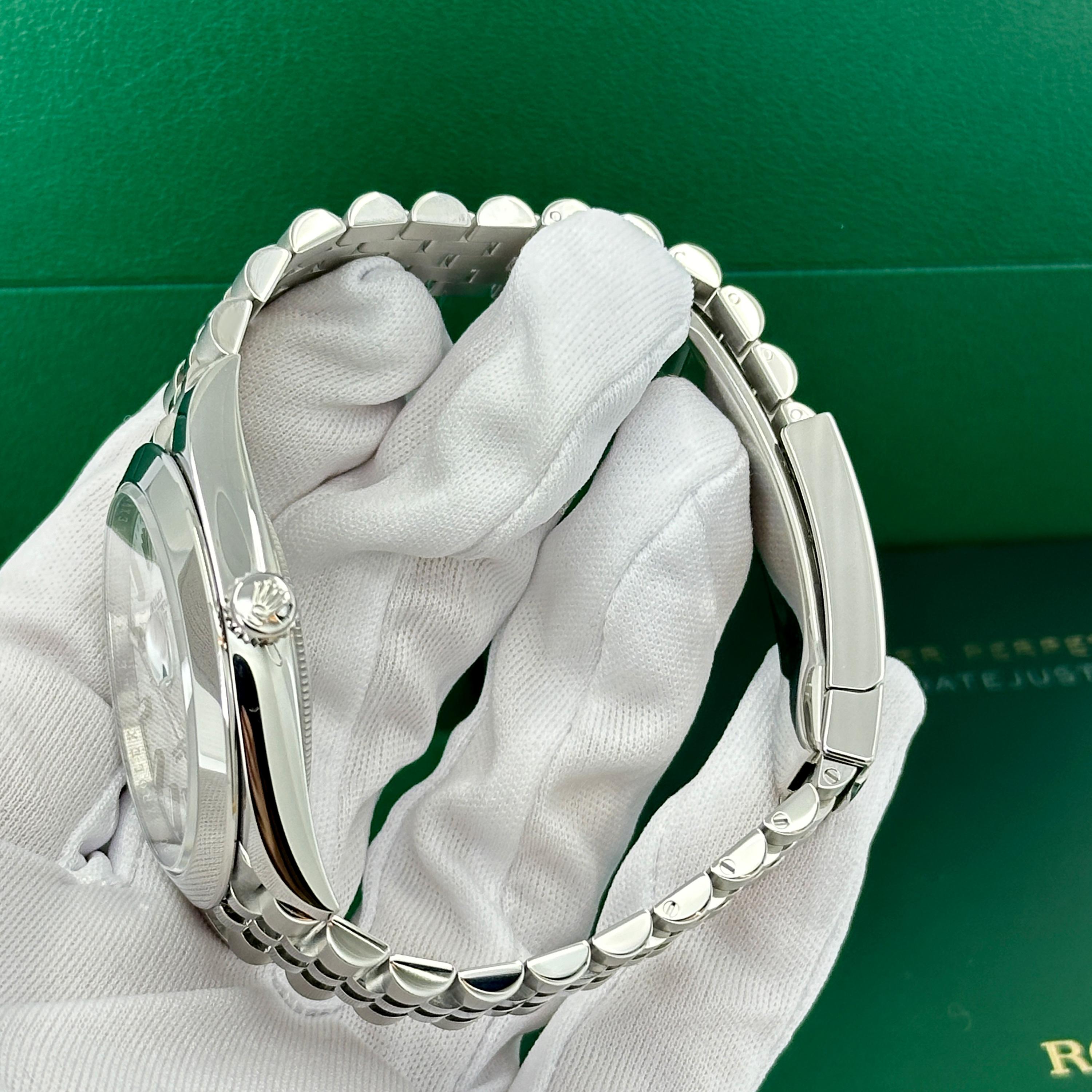 Rolex Datejust 41 White Jubilee Reference# 126300, Jeu complet, 2025, non porté en vente 9
