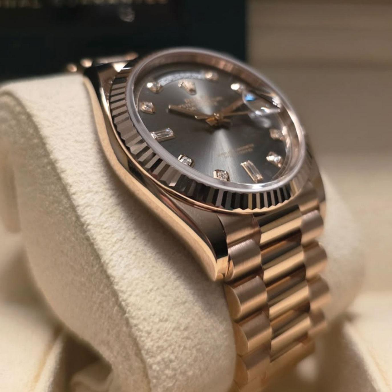Ungetragene Rolex Day-Date Reference# 128235, Komplettset, 2025 für Damen oder Herren im Angebot