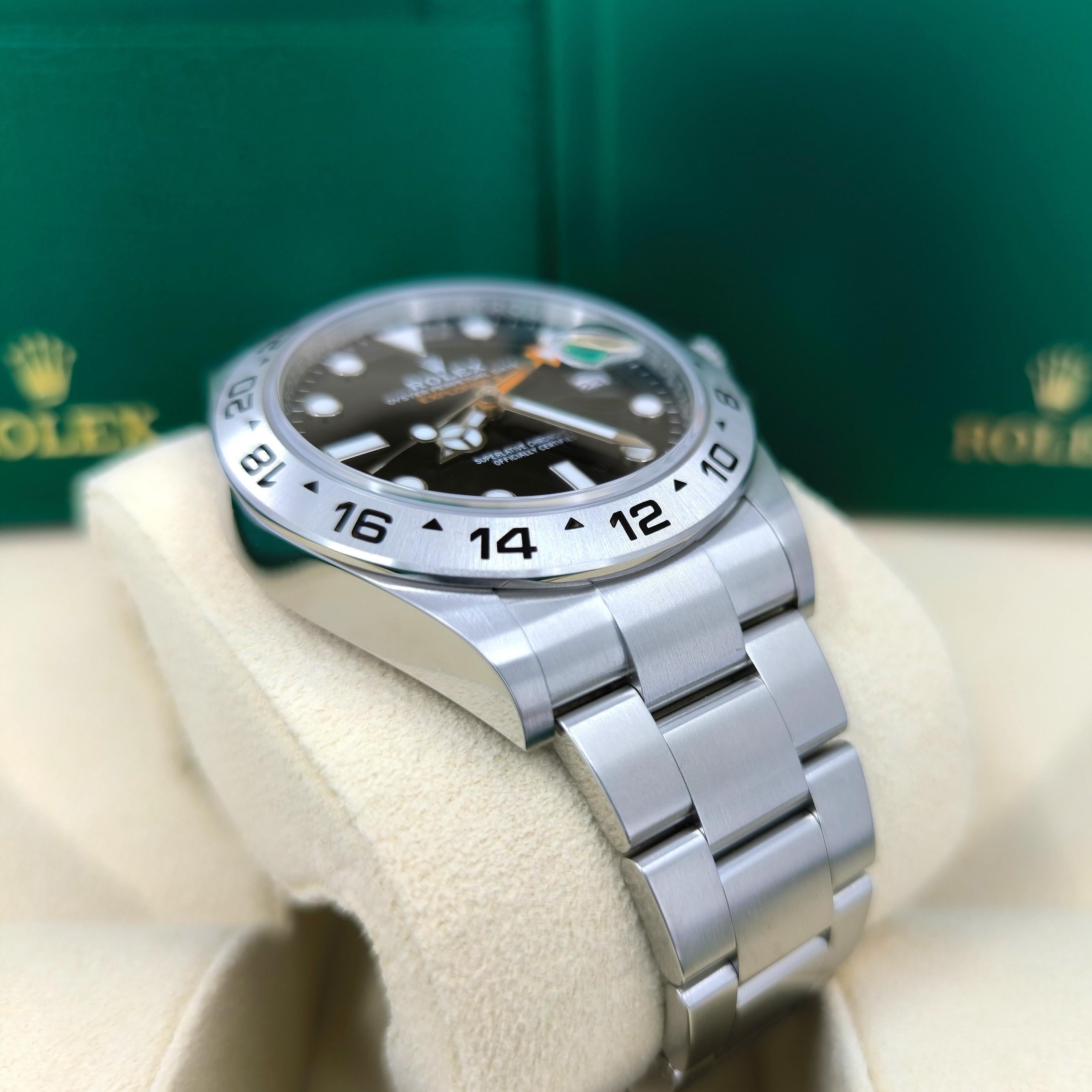 da uomo o donna Unworn Rolex Explorer II Reference# 226570, Complete set, 2025 in vendita