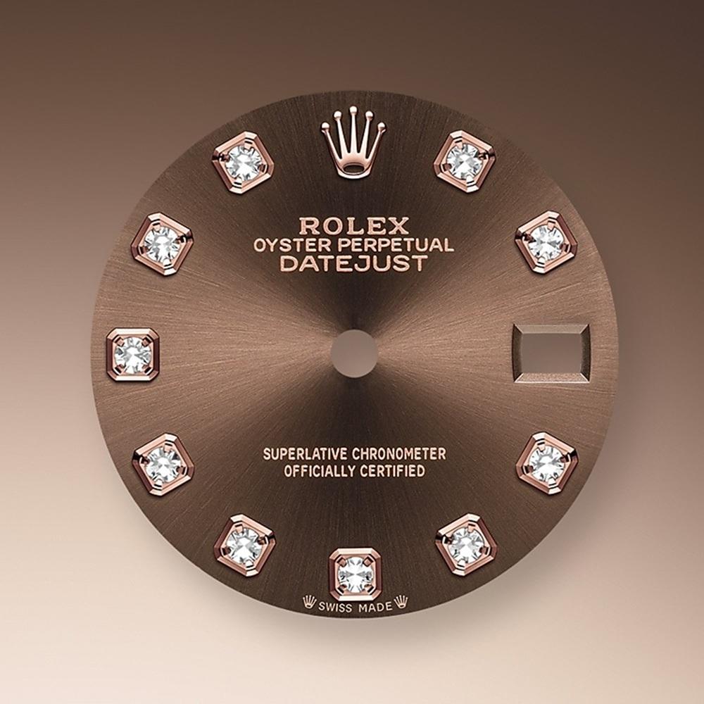 El Rolex Lady-Datejust 28 Ref. 279171-0011 es una expresión atemporal de elegancia, lujo y artesanía refinada. Meticulosamente fabricado en Everose Rolesor, una armoniosa mezcla de resistente acero Oystersteel y oro Everose de 18 quilates, este