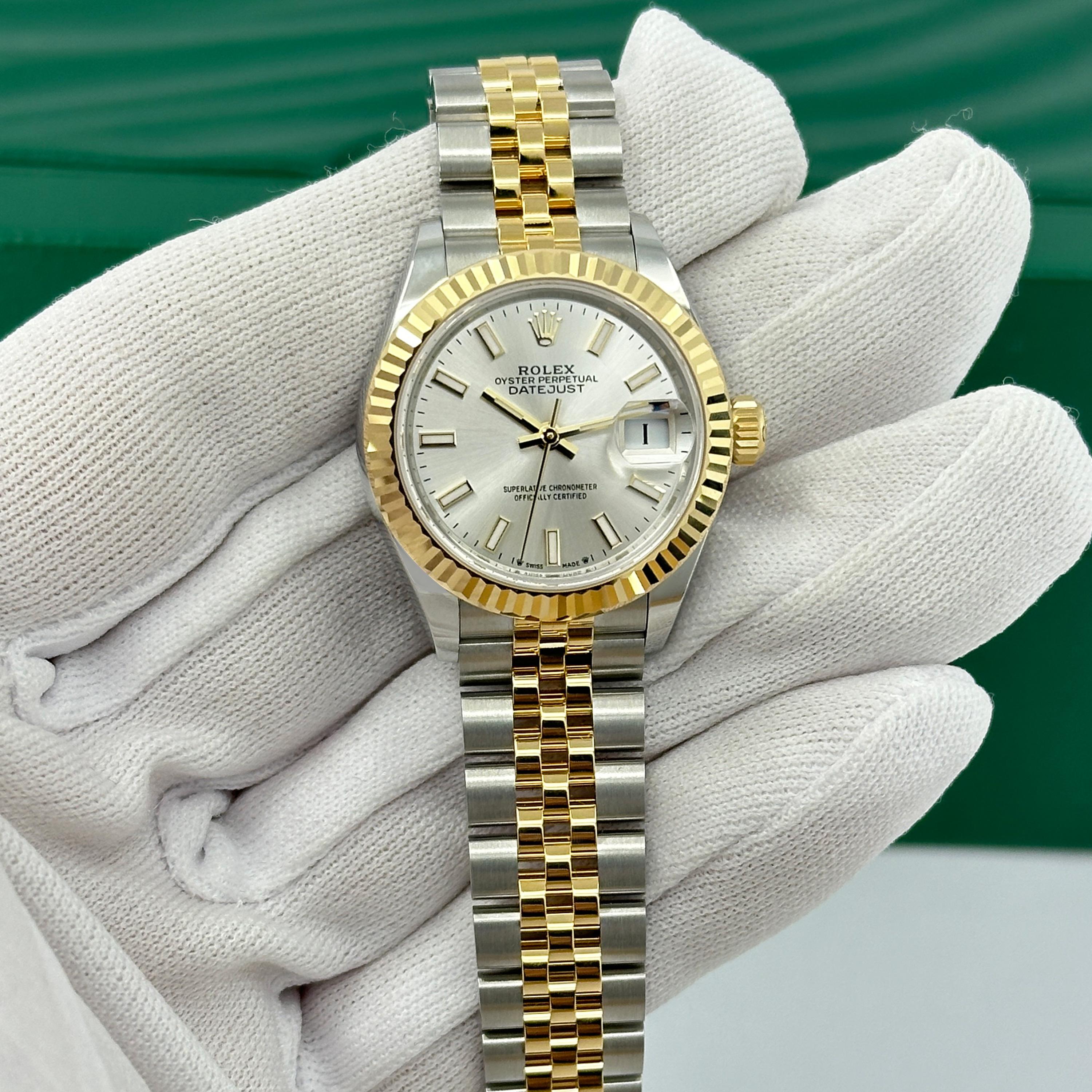 Ungetragene Rolex Lady-Datejust 28 Reference# 279173, Komplettset, 2025 im Angebot 9