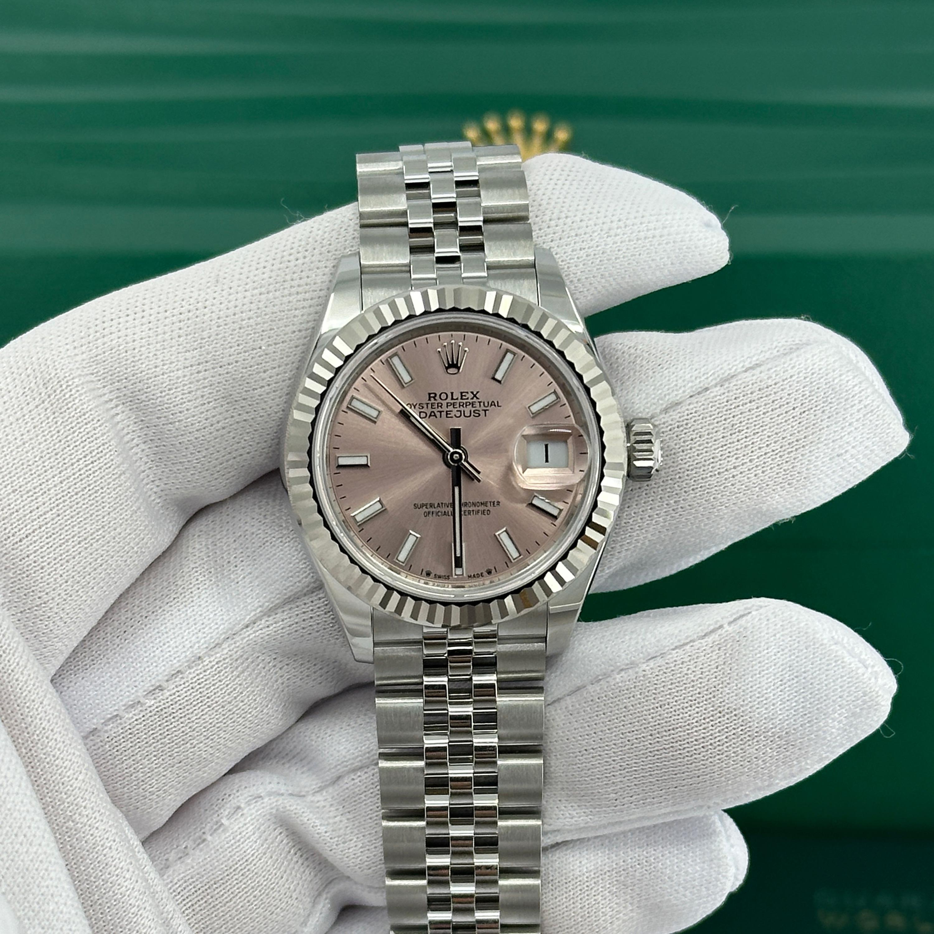 Ungetragene Rolex Lady-Datejust 28 Reference# 279174, Komplettset, 2025 im Angebot 7