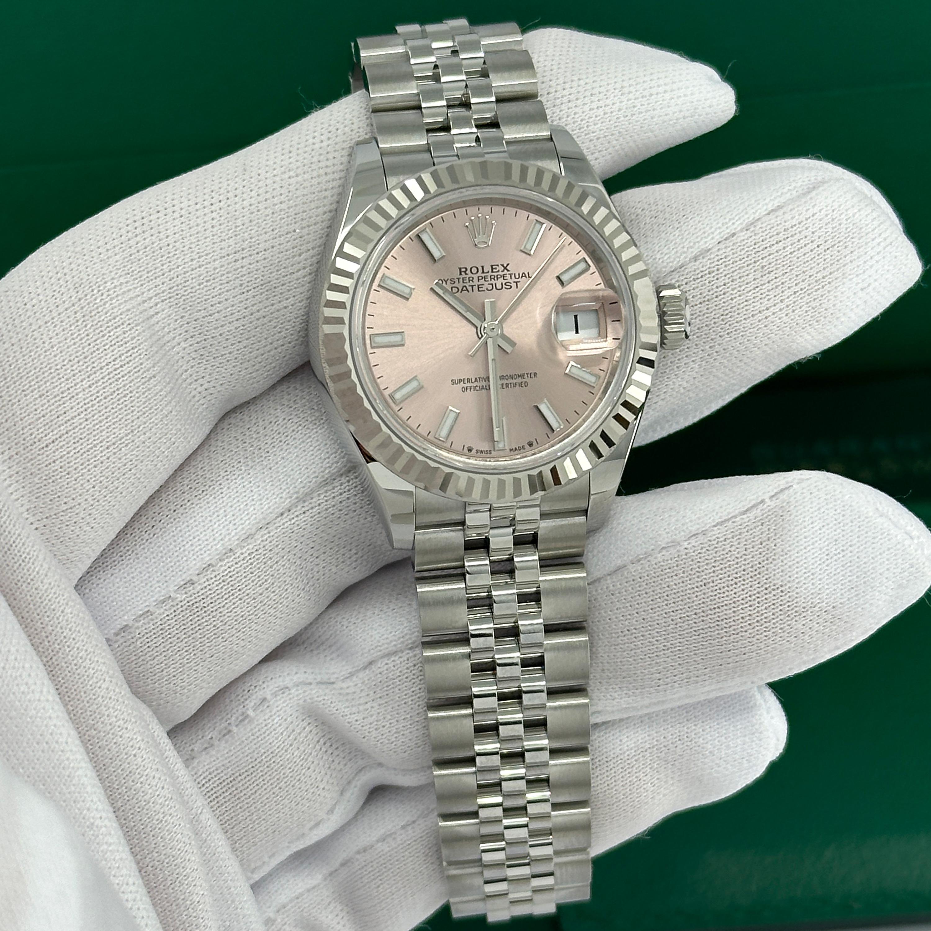 Ungetragene Rolex Lady-Datejust 28 Reference# 279174, Komplettset, 2025 im Angebot 11