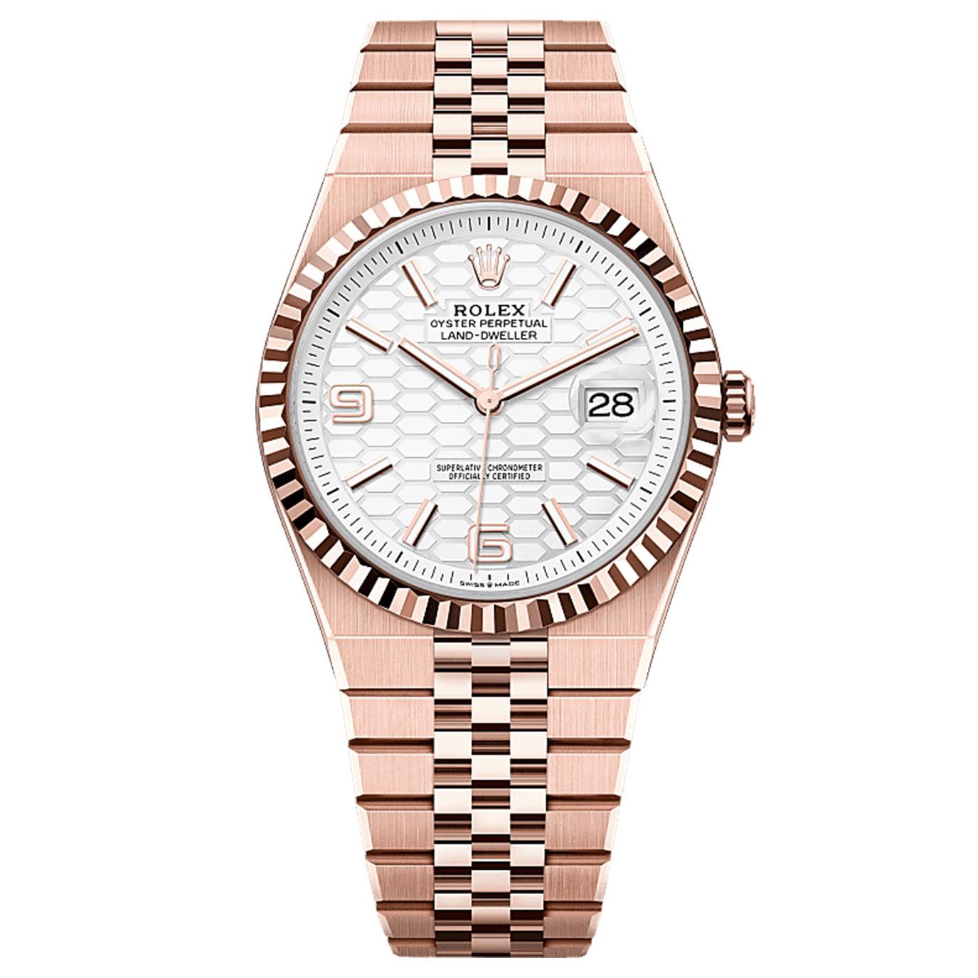 El Rolex Oyster Perpetual Land-Dweller 40 Ref. 127335-0001, presentado en Watches & Wonders 2025, redefine el equilibrio entre sofisticación y rendimiento. Fabricada íntegramente en oro Everose de 18 quilates, esta obra maestra de 40 mm encarna la