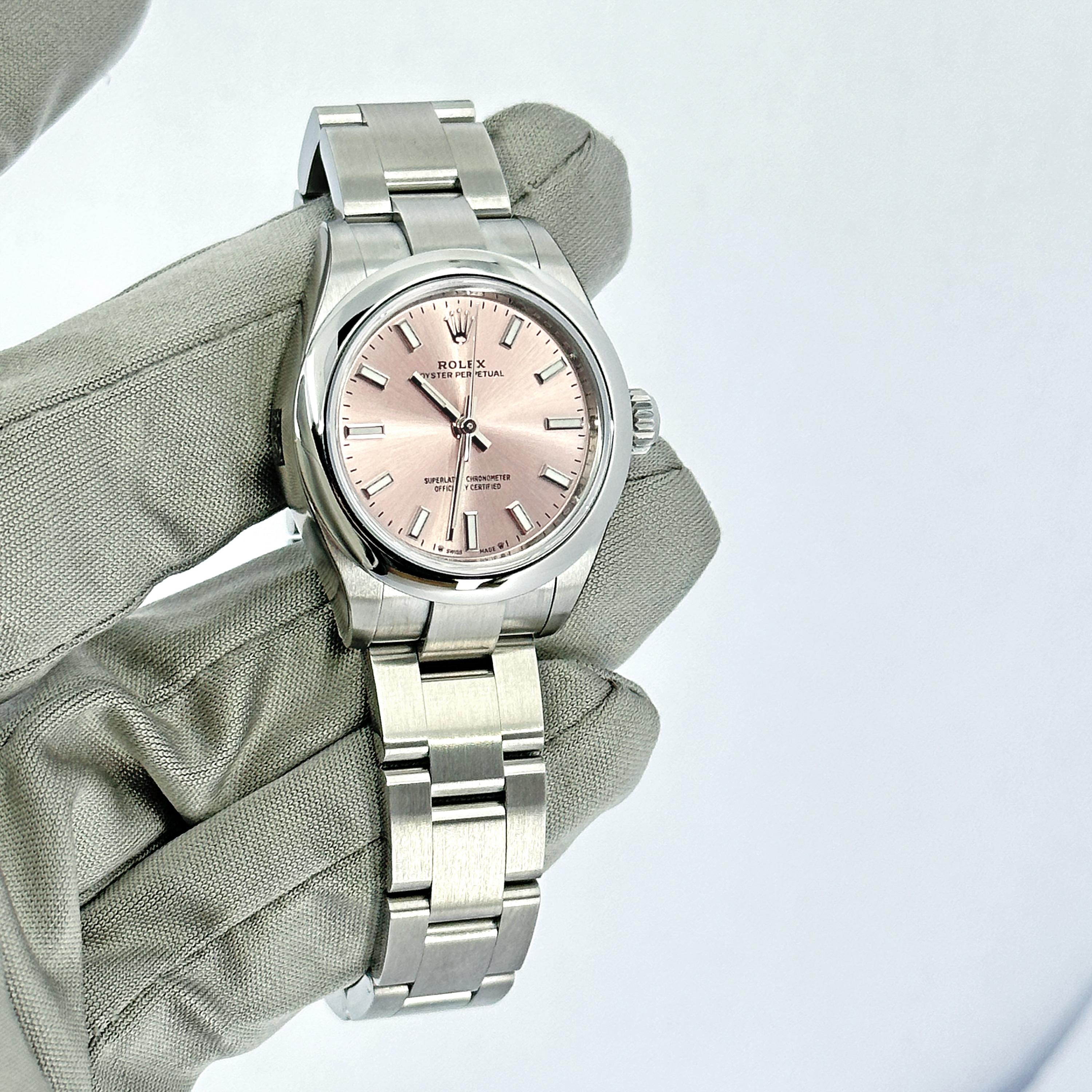 Ungetragene Rolex Oyster Perpetual 28 Reference# 276200, Komplettset, 2025 im Angebot 3