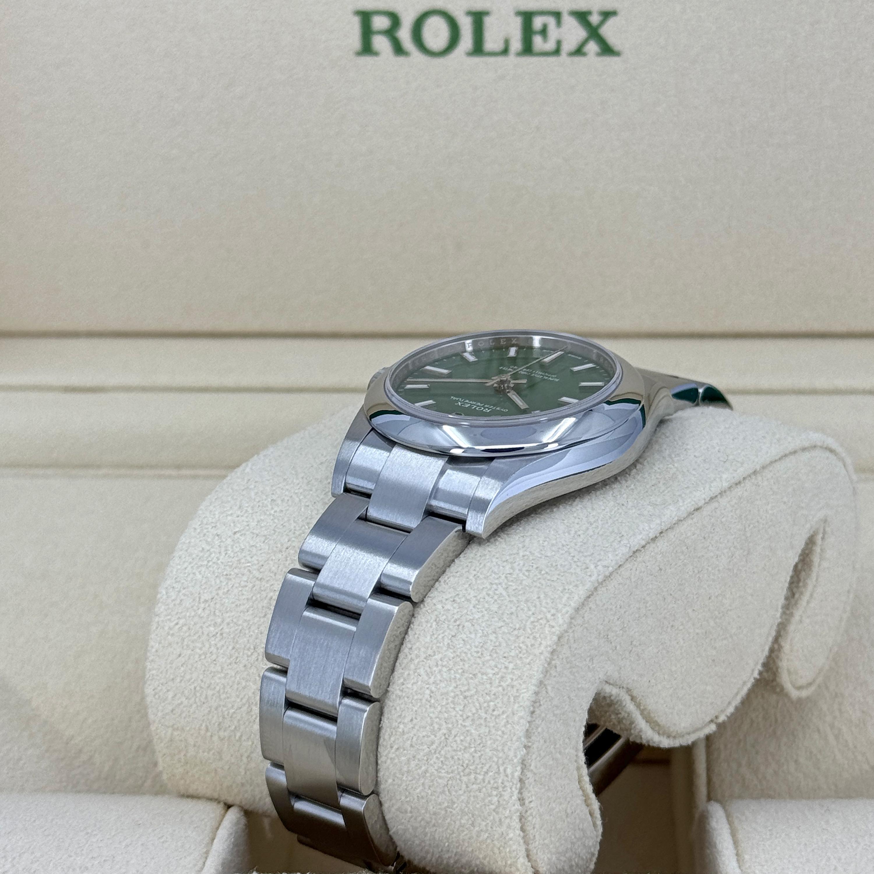 Rolex Oyster Perpetual 31 Riferimento # 277200, Set completo, 2025 in vendita 5