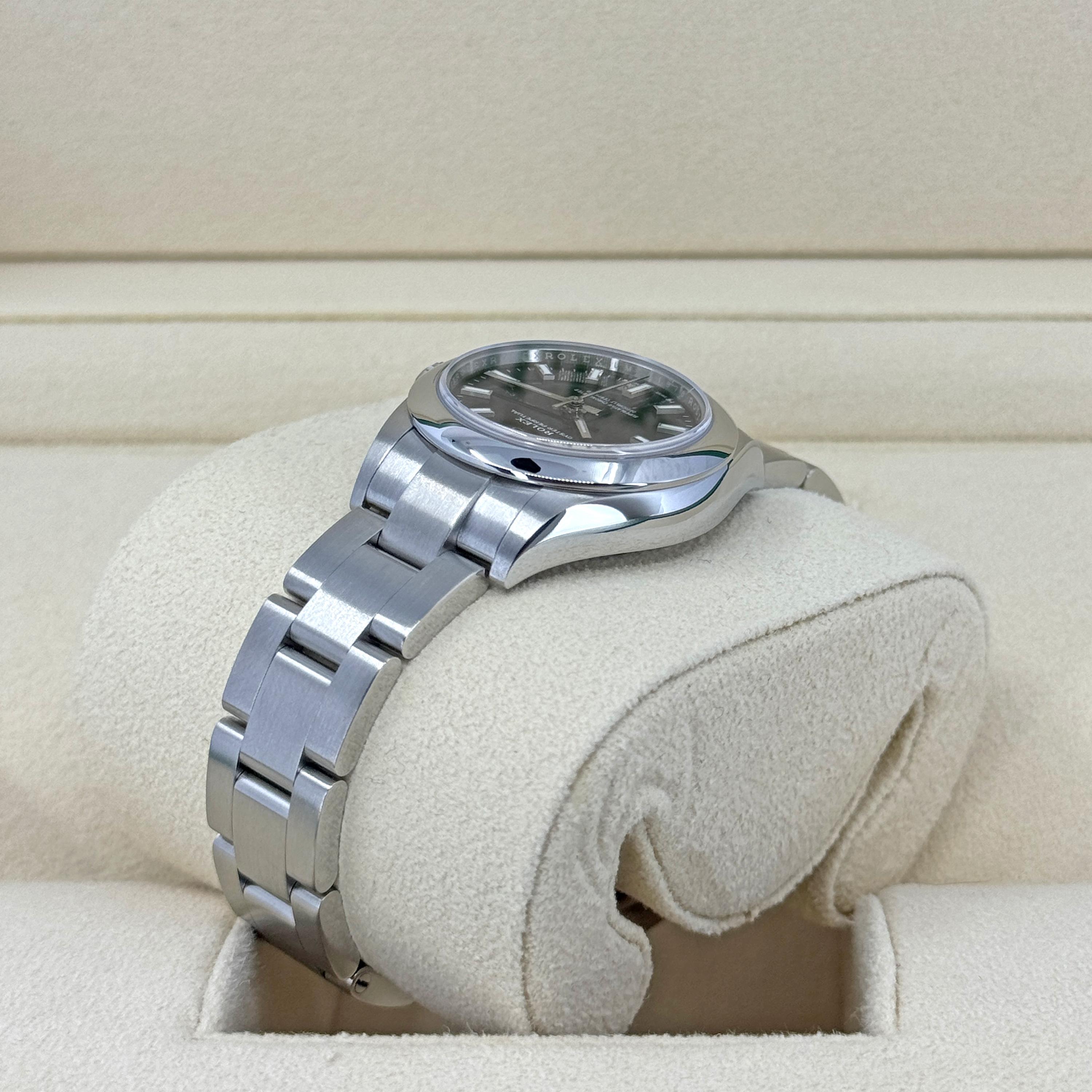 Ungetragene Rolex Oyster Perpetual 34 Reference# 124200, Komplettset, 2025 im Angebot 6