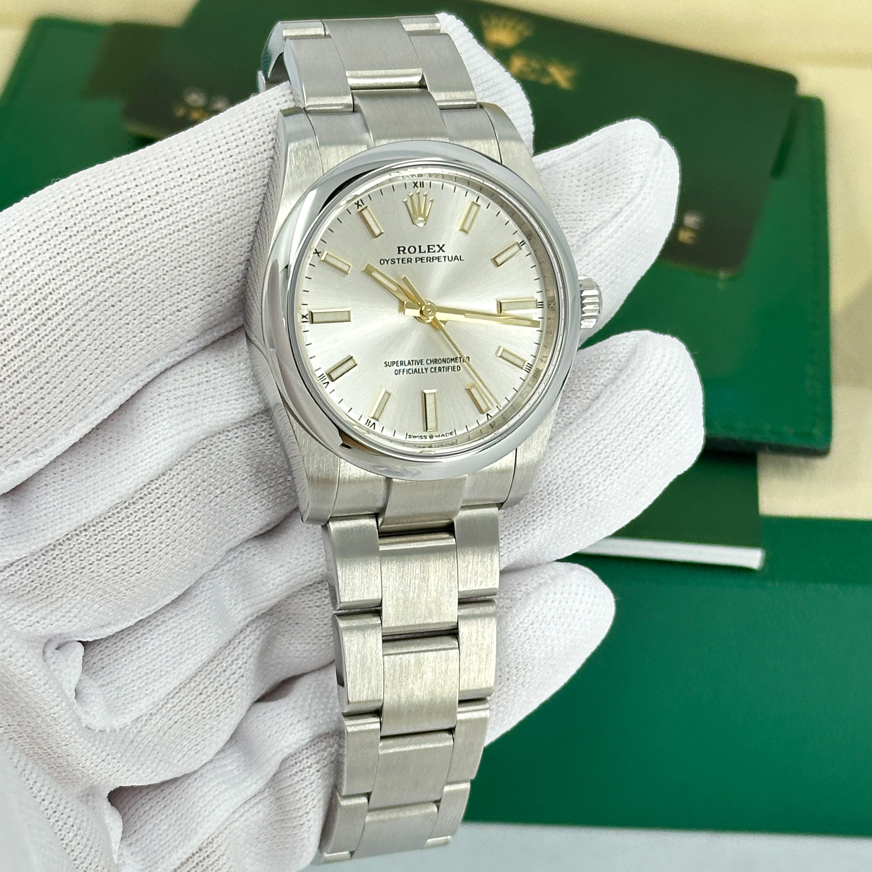 Ungetragene Rolex Oyster Perpetual 34 Reference# 124200, Komplettset, 2025 im Angebot 9