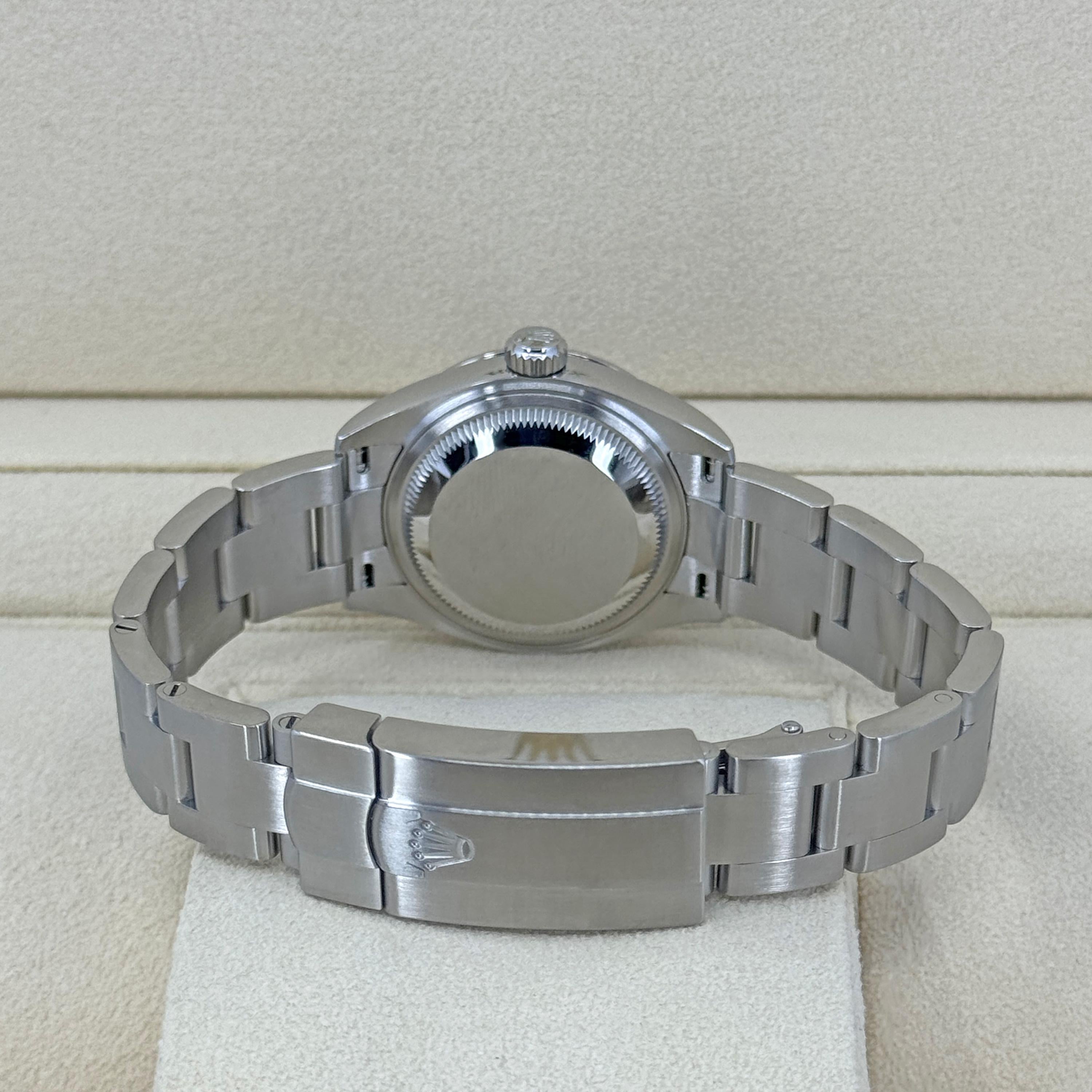 Ungetragene Rolex Oyster Perpetual 34 Reference# 124200, Komplettset, 2025 im Angebot 10