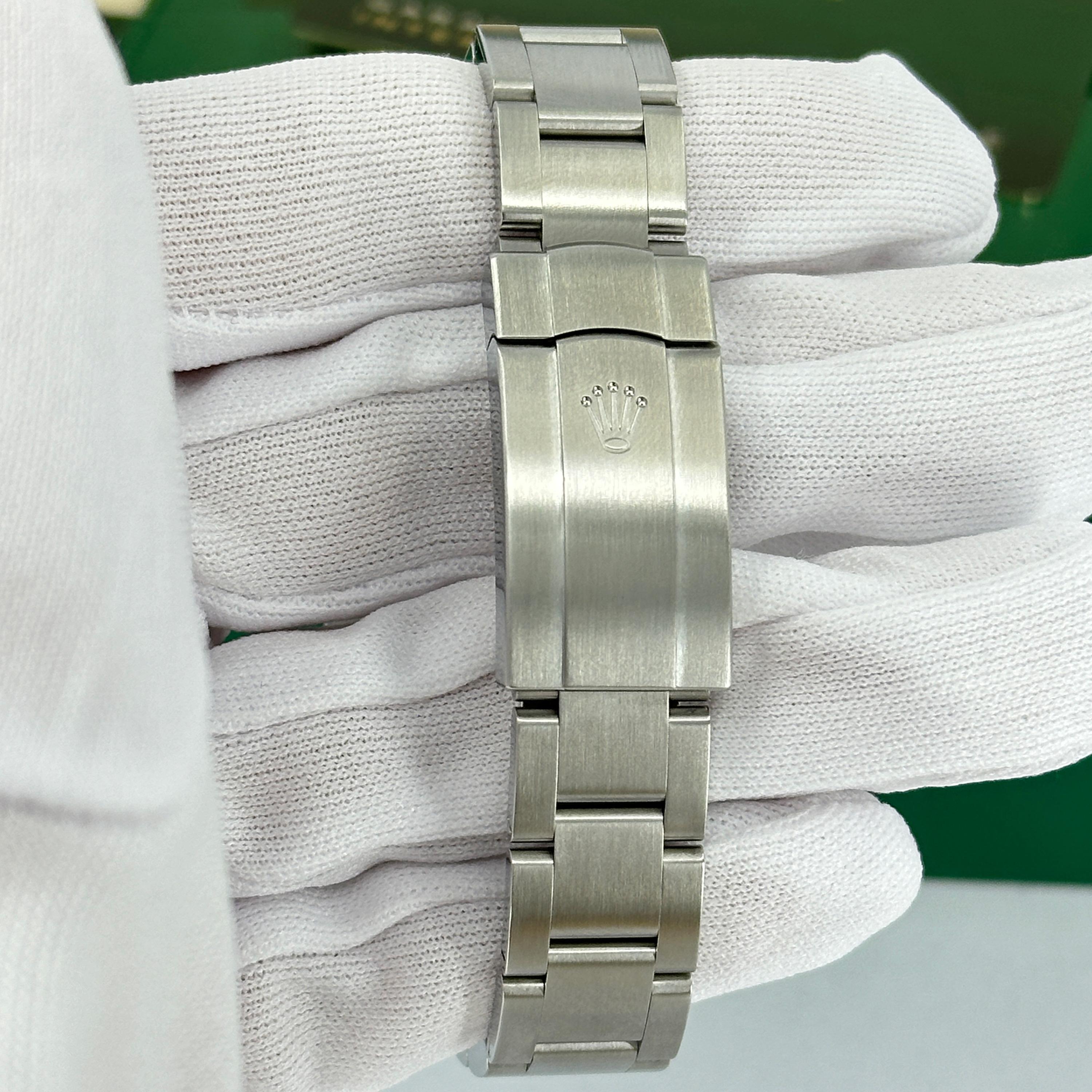 Ungetragene Rolex Oyster Perpetual 34 Reference# 124200, Komplettset, 2025 im Angebot 11