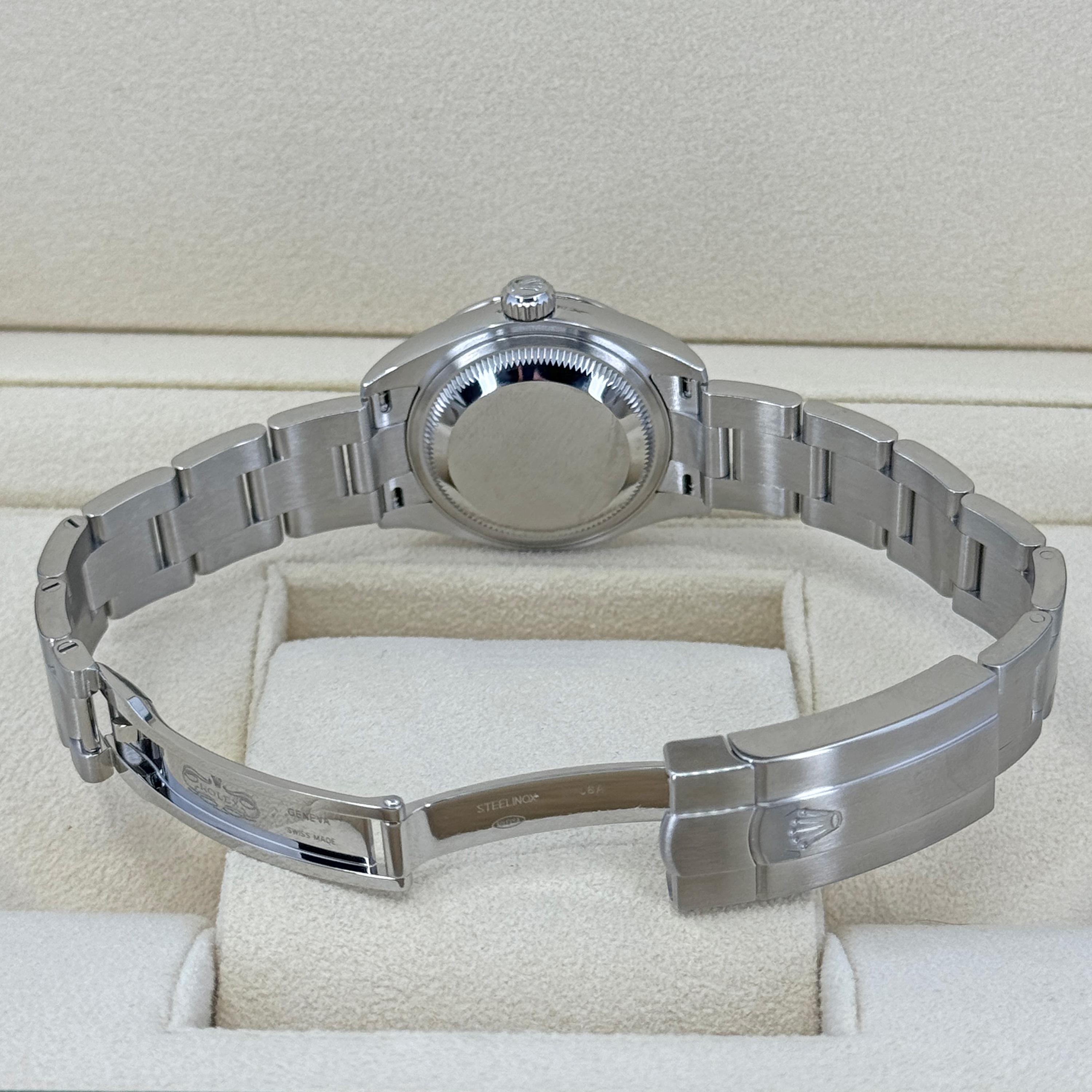 Ungetragene Rolex Oyster Perpetual 34 Reference# 124200, Komplettset, 2025 im Angebot 11