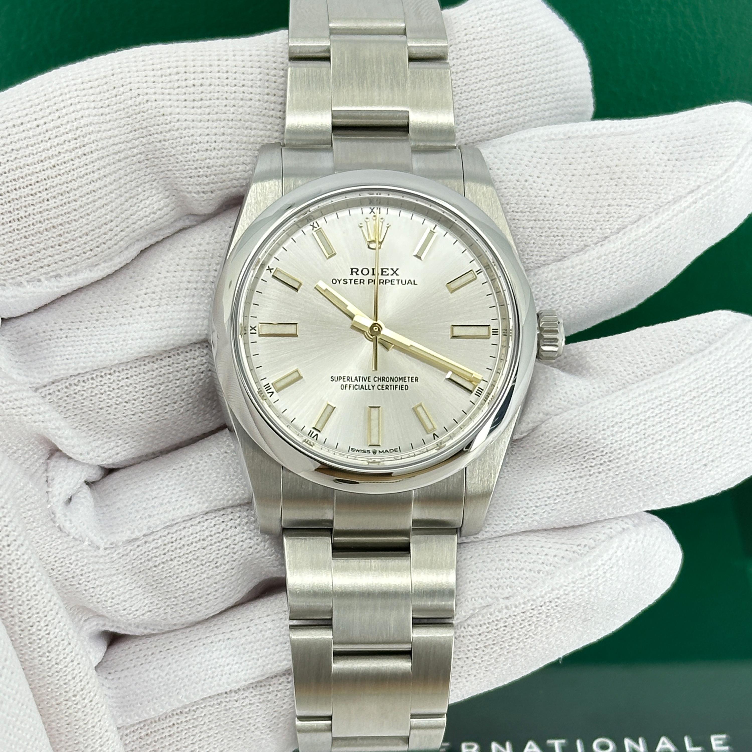 Ungetragene Rolex Oyster Perpetual 34 Reference# 124200, Komplettset, 2025 im Angebot 12