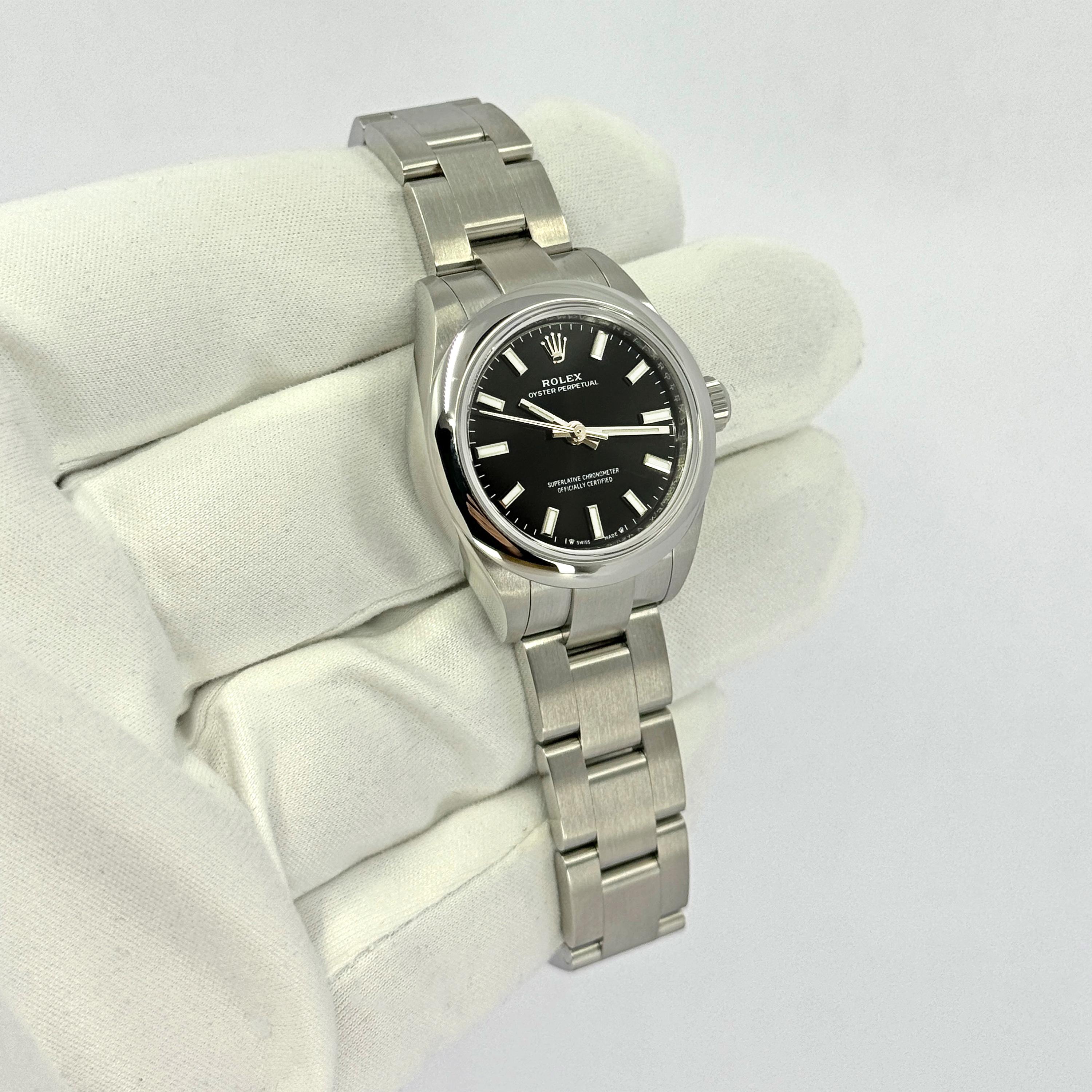 Ungetragene Rolex Oyster Perpetual 34 Reference# 124200, Komplettset, 2025 im Angebot 12