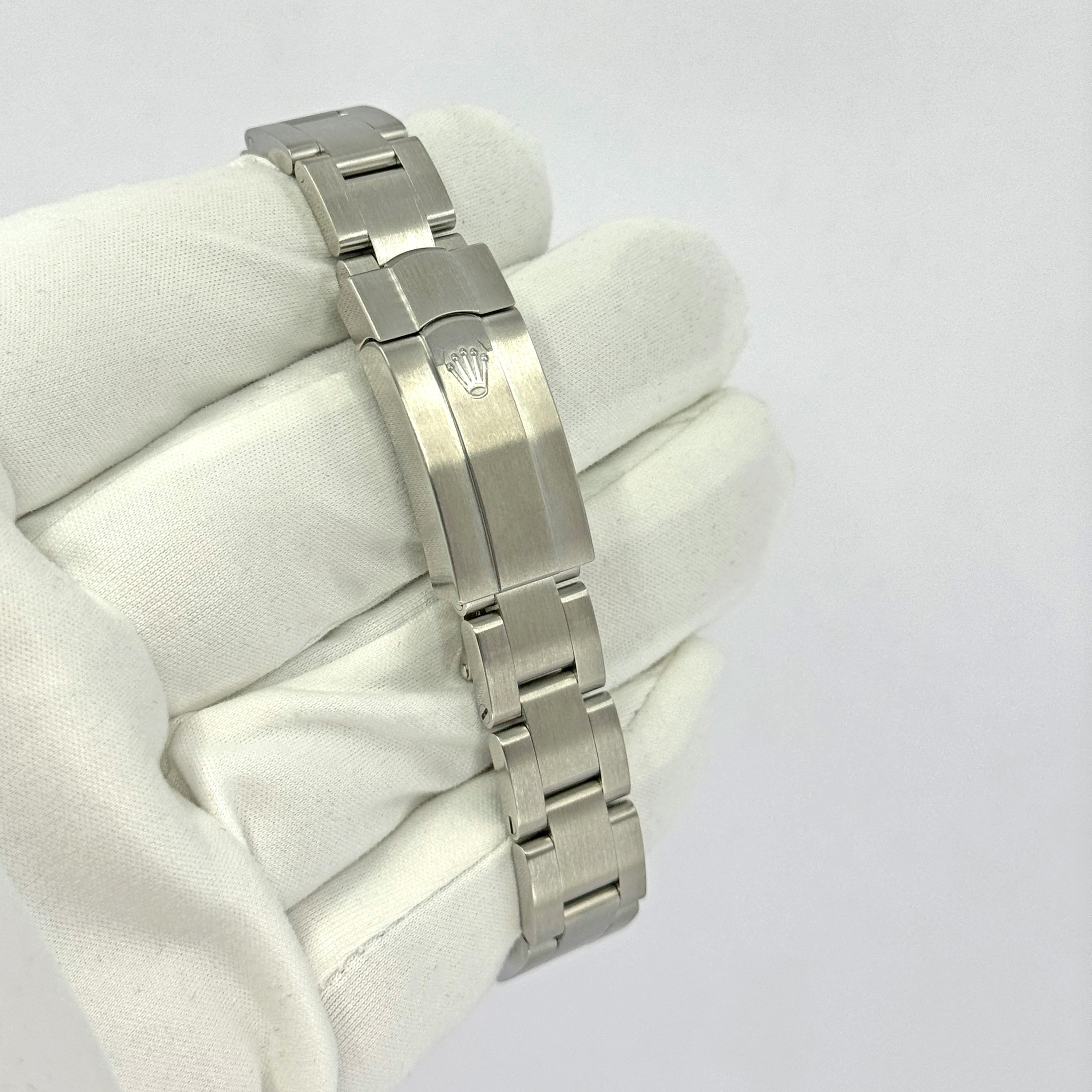 Ungetragene Rolex Oyster Perpetual 34 Reference# 124200, Komplettset, 2025 im Angebot 13