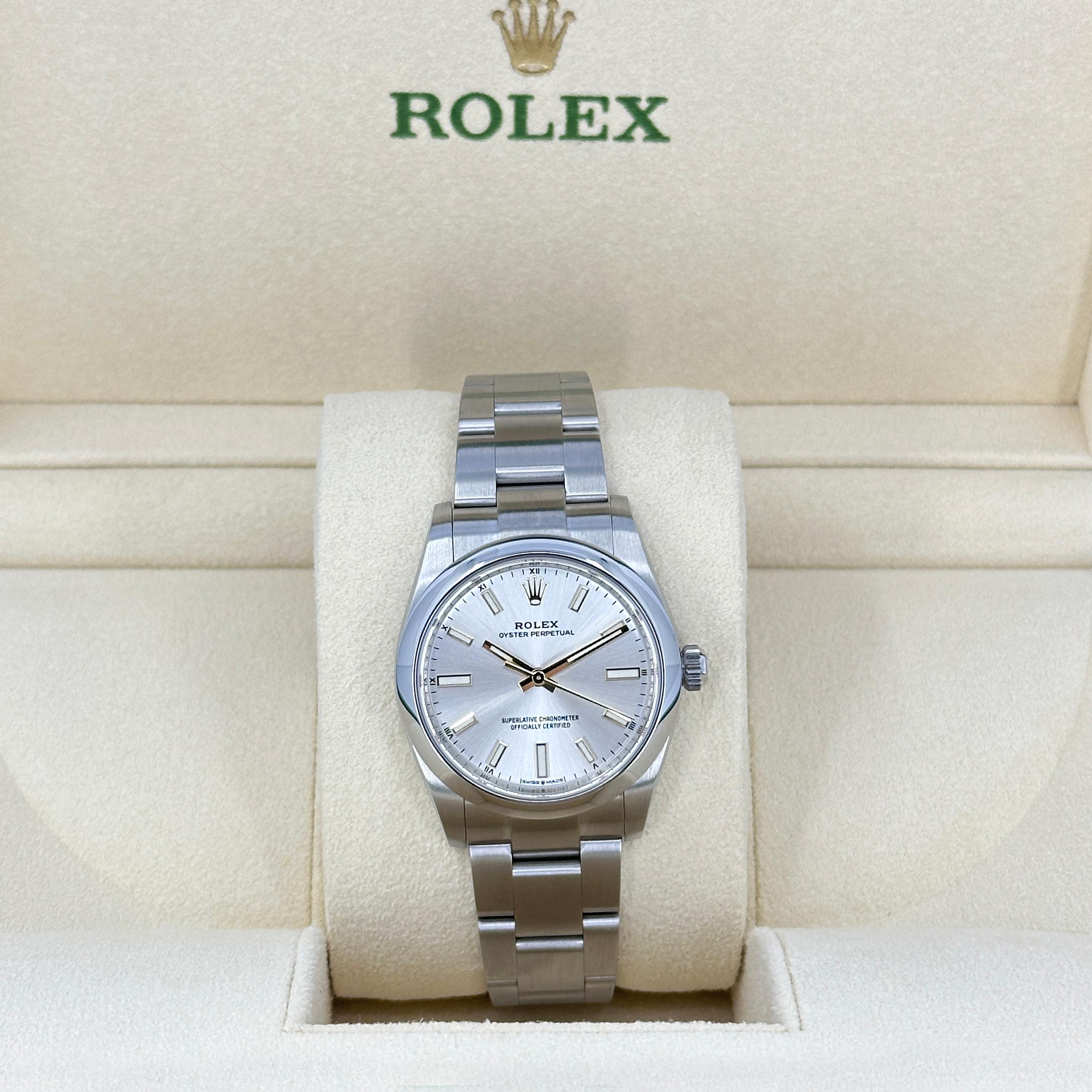 Ungetragene Rolex Oyster Perpetual 34 Reference# 124200, Komplettset, 2025 im Zustand „Neu“ im Angebot in New York, NY