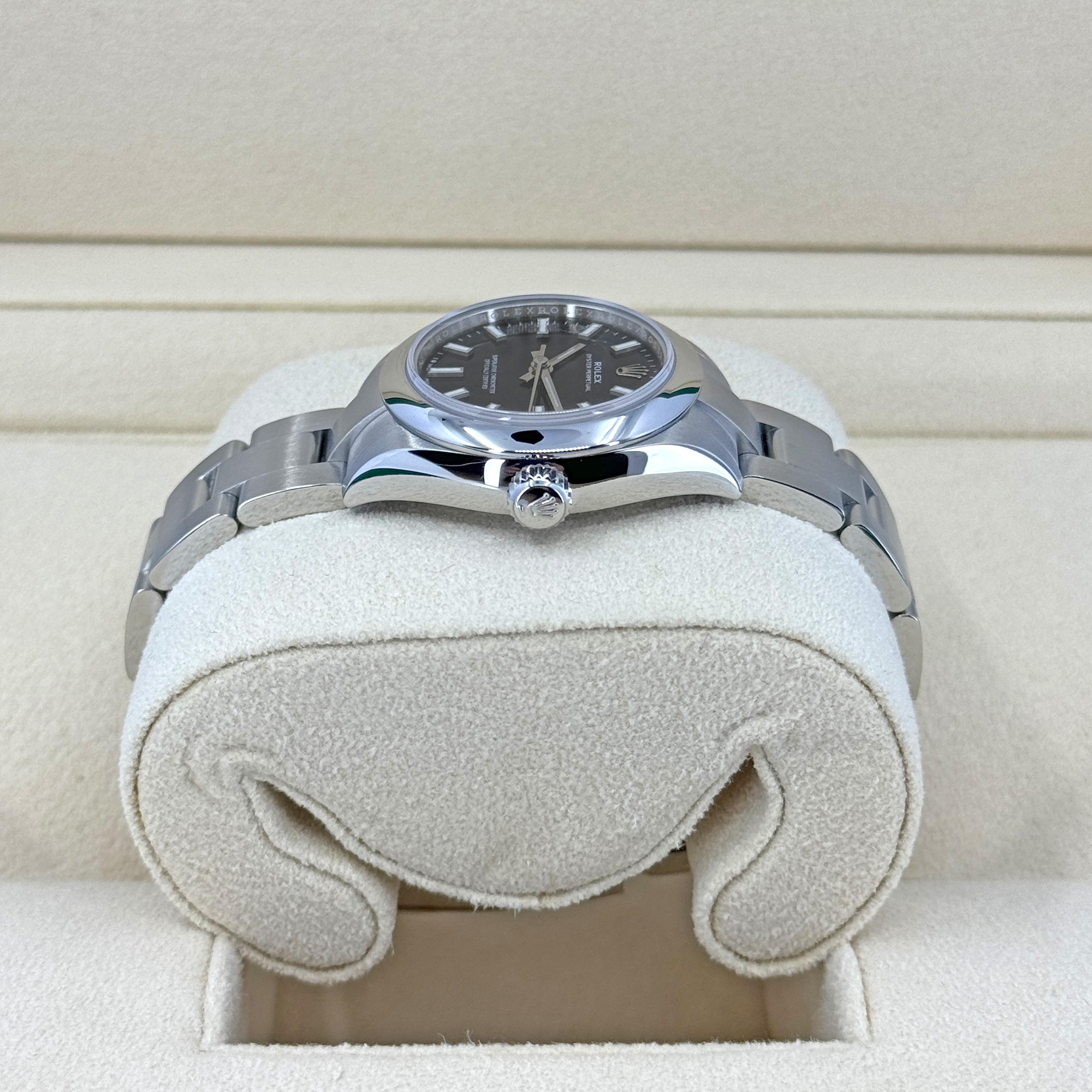 Ungetragene Rolex Oyster Perpetual 34 Reference# 124200, Komplettset, 2025 im Angebot 3