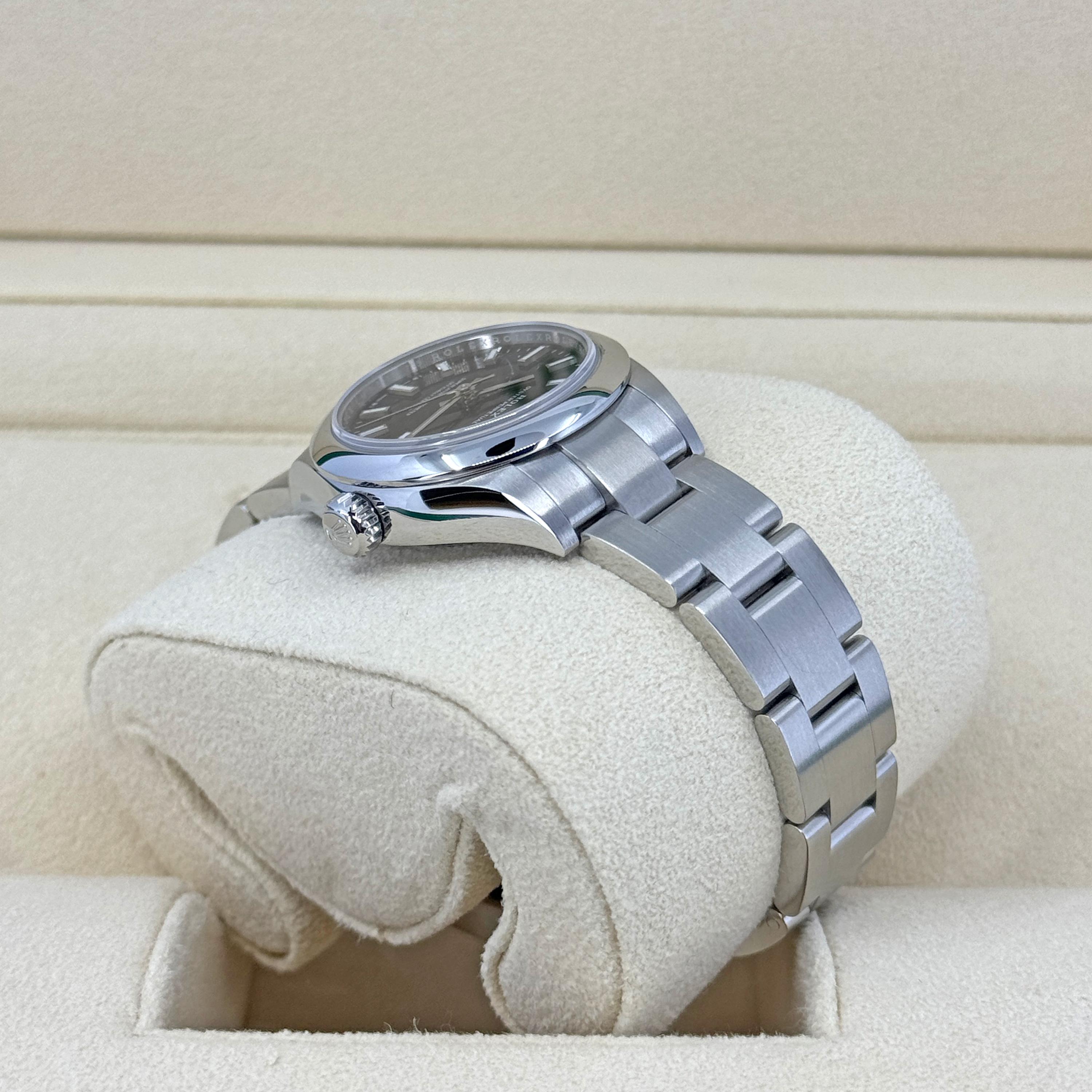 Ungetragene Rolex Oyster Perpetual 34 Reference# 124200, Komplettset, 2025 im Angebot 4